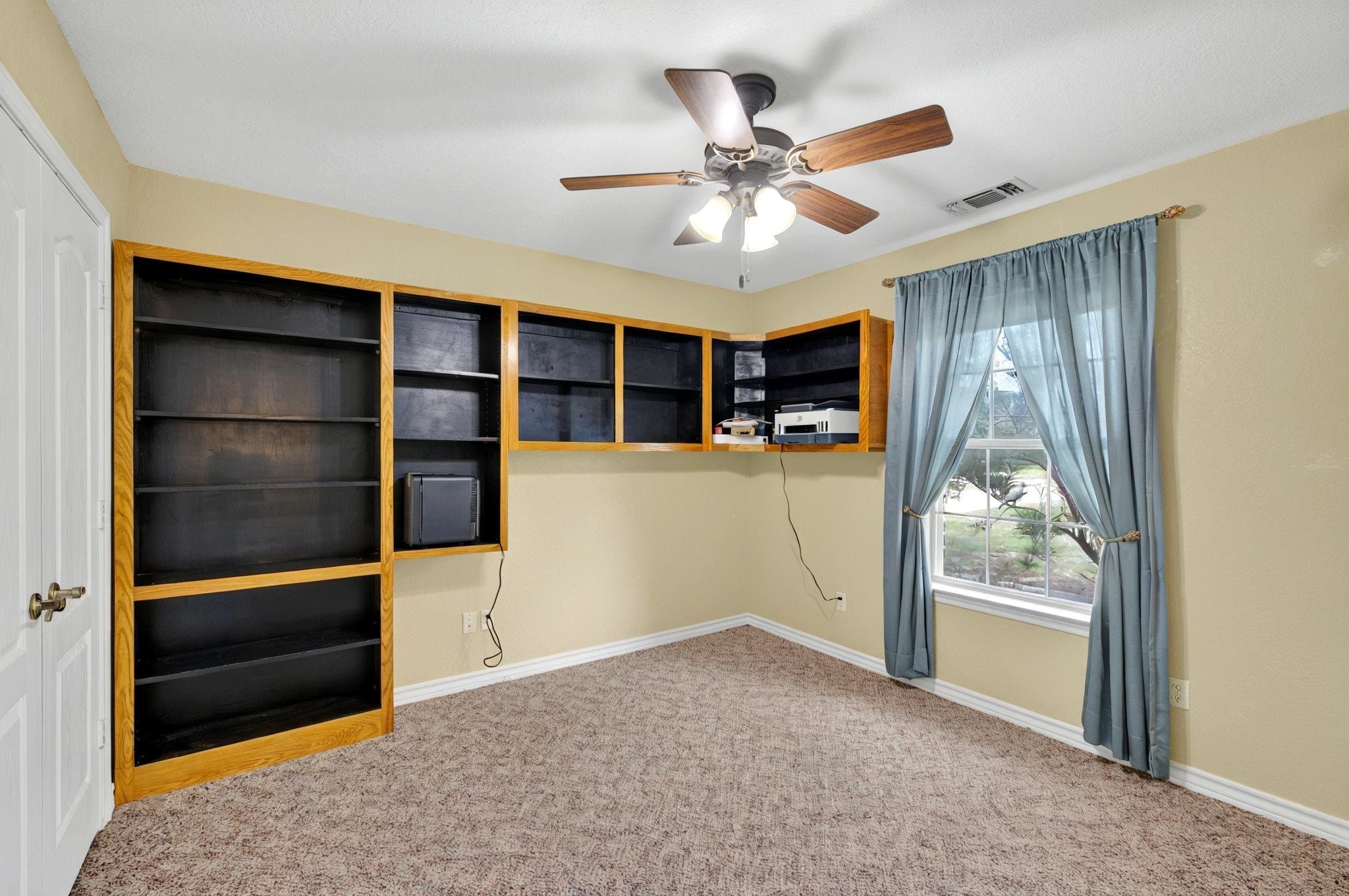 213 W Rio Ridge