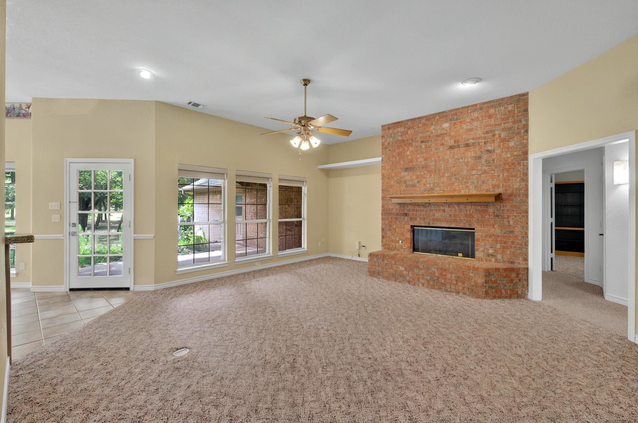 213 W Rio Ridge