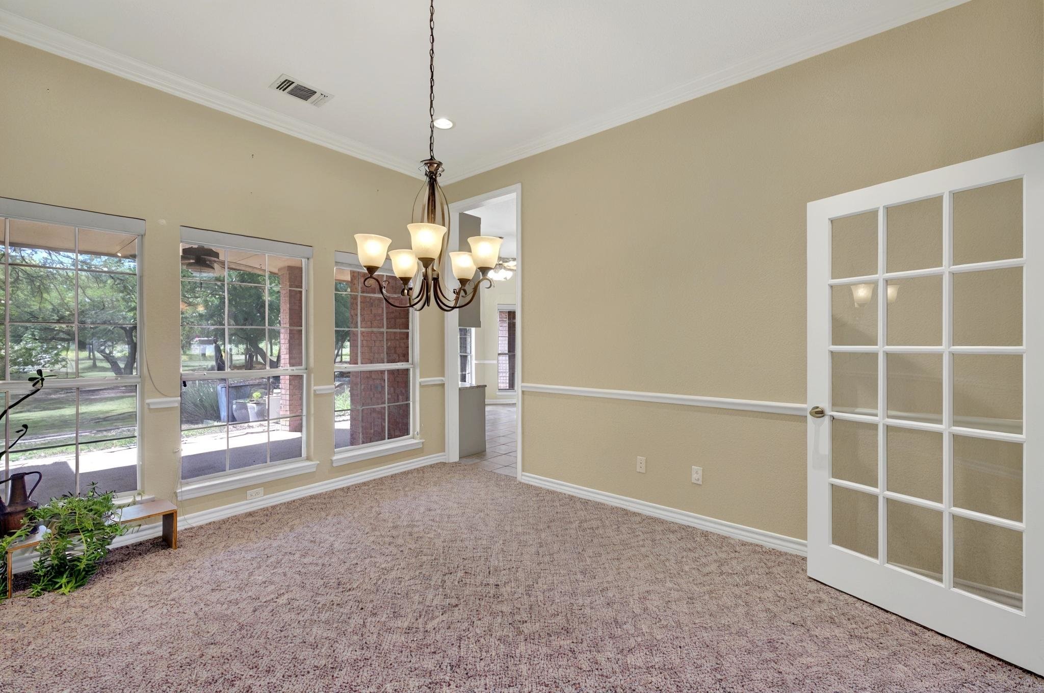 213 W Rio Ridge
