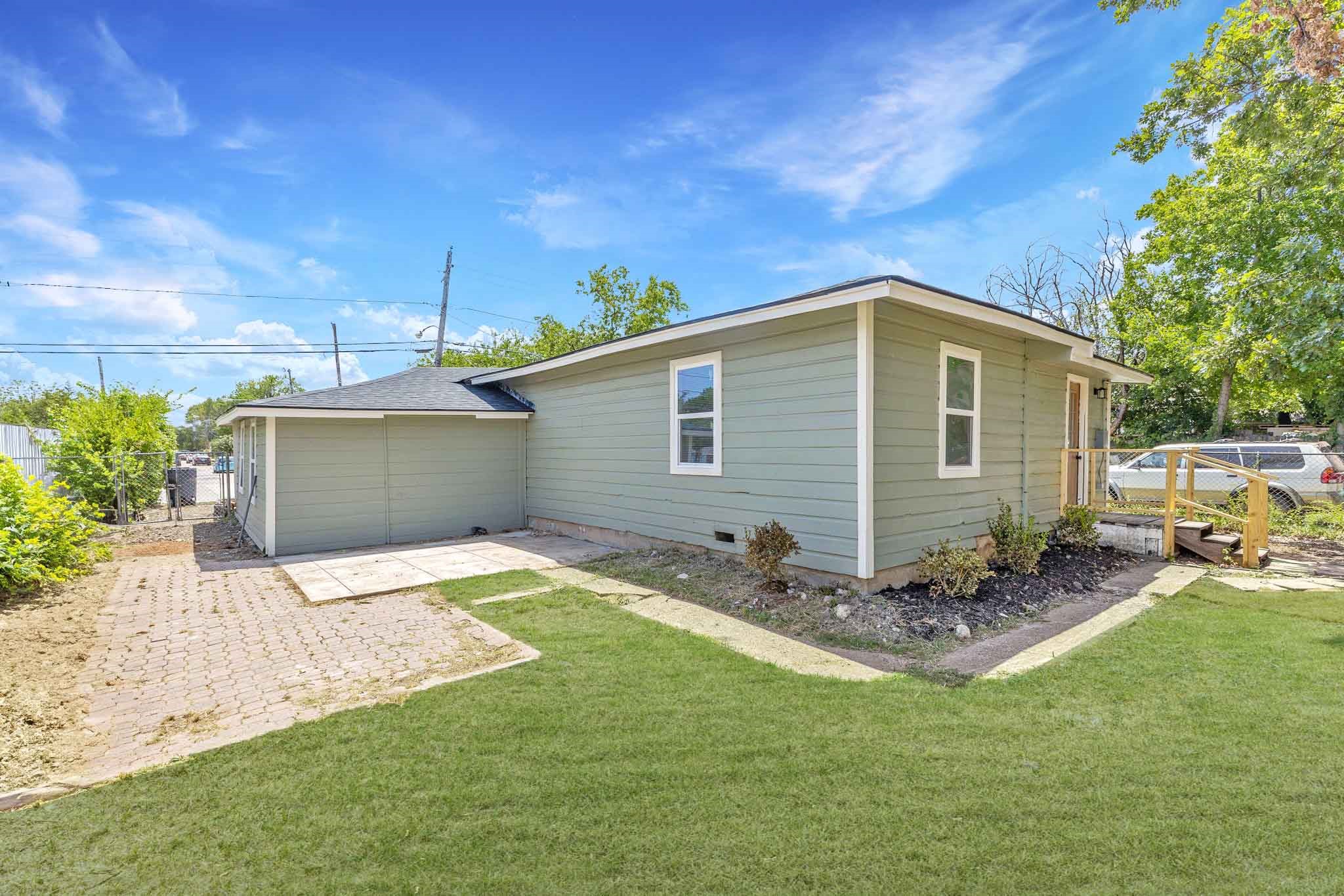 3403 Canada Drive