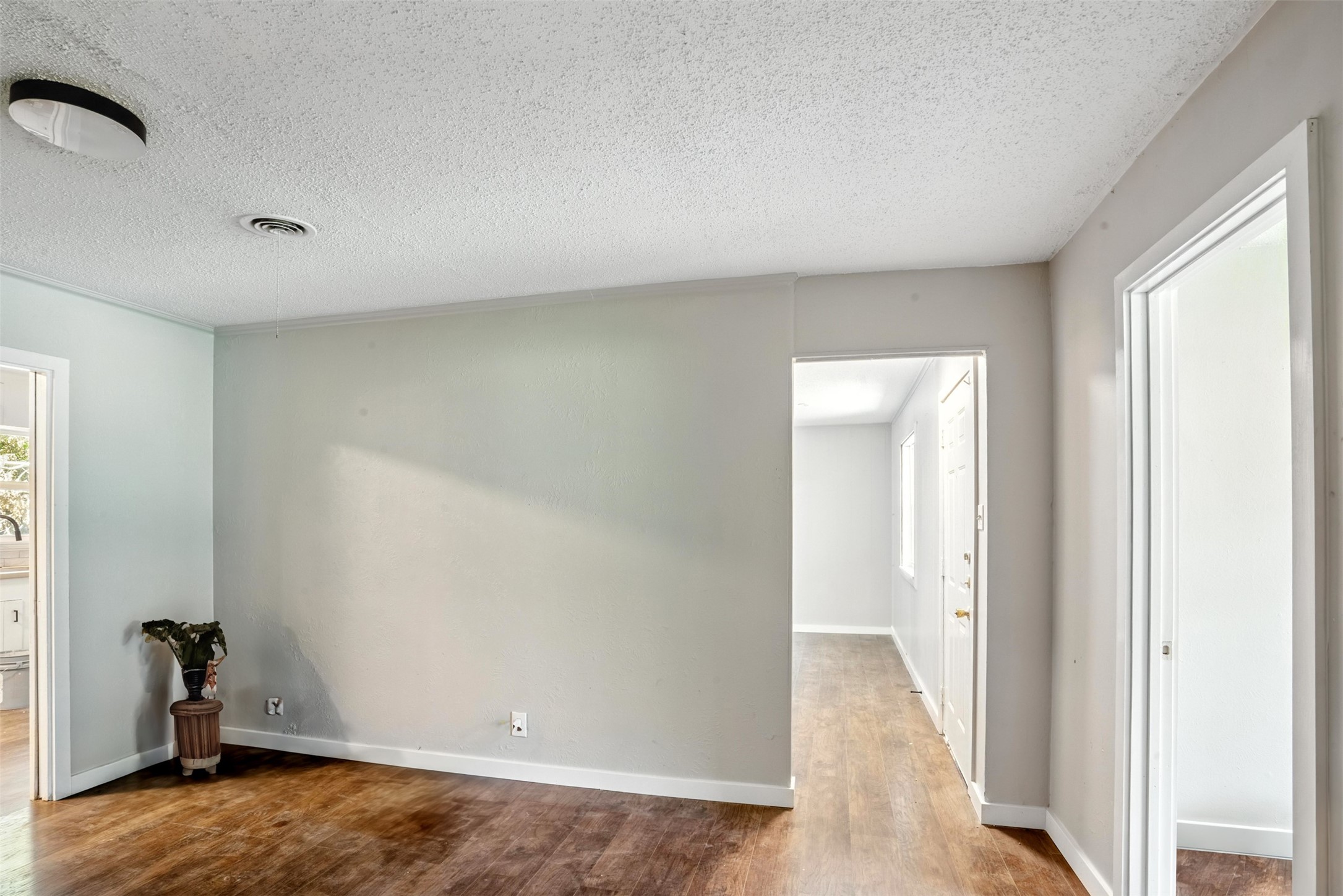 5253 Trail Lake Drive