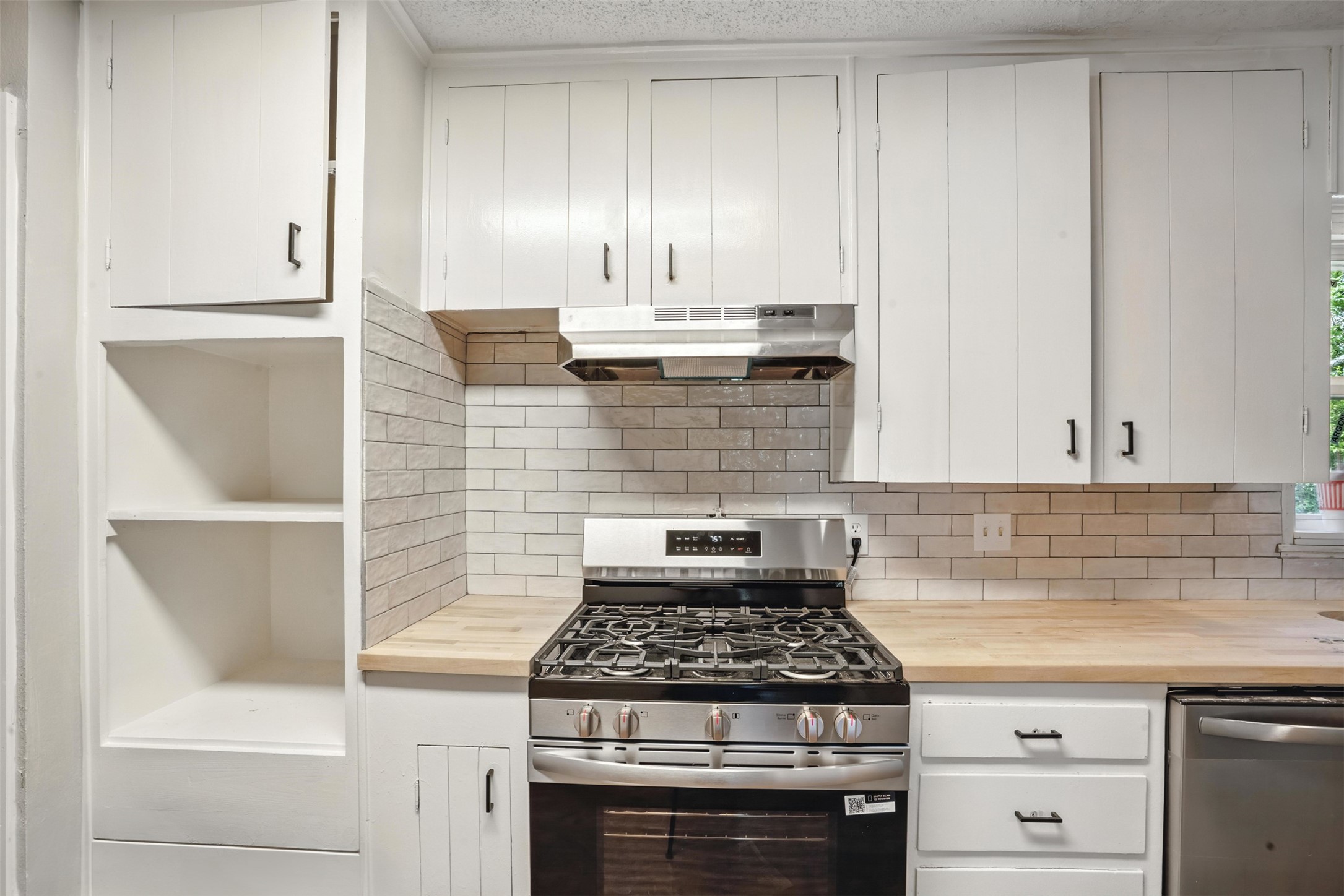 5253 Trail Lake Drive