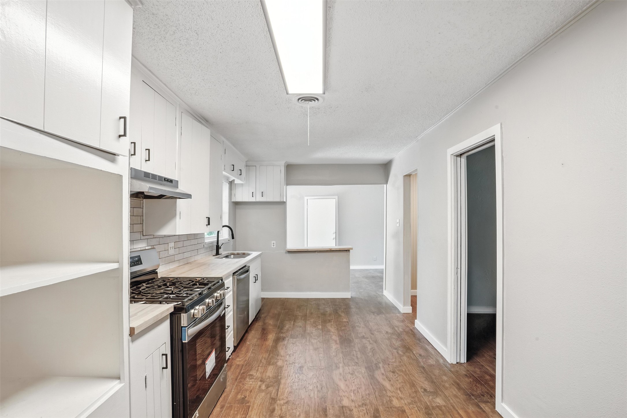 5253 Trail Lake Drive