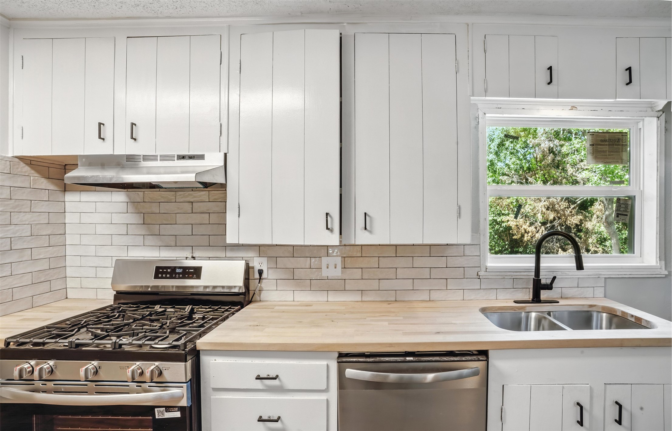 5253 Trail Lake Drive