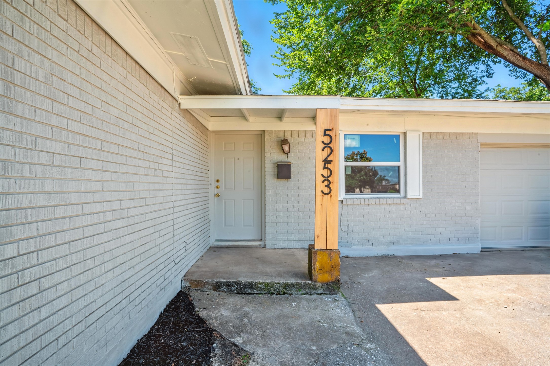 5253 Trail Lake Drive