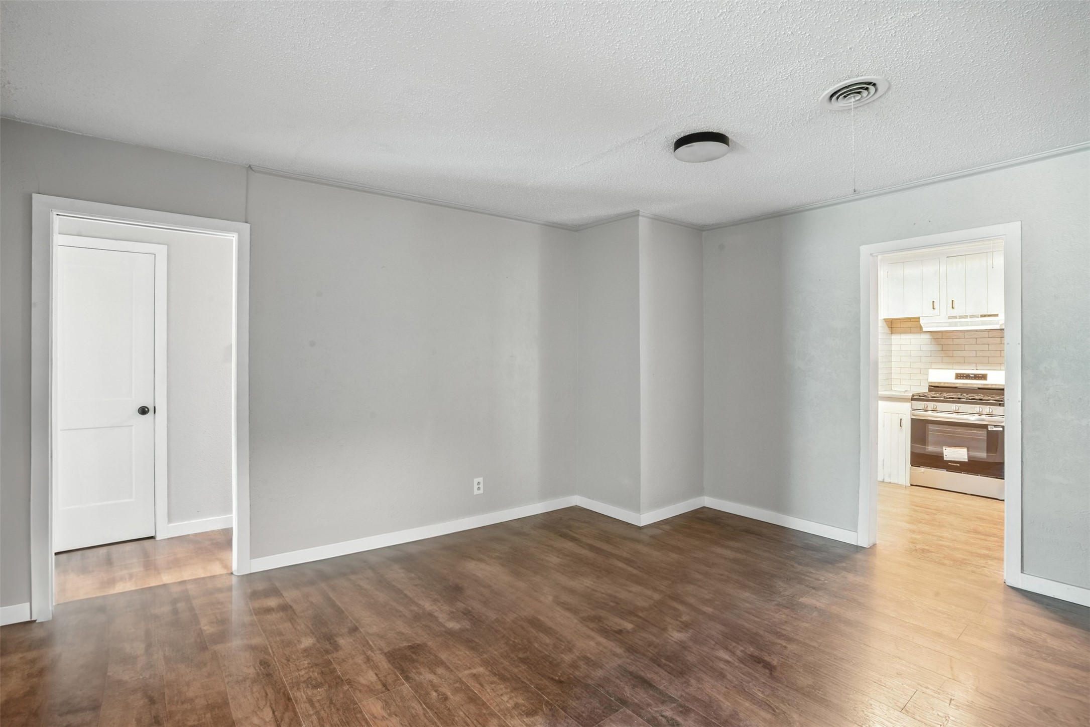 5253 Trail Lake Drive