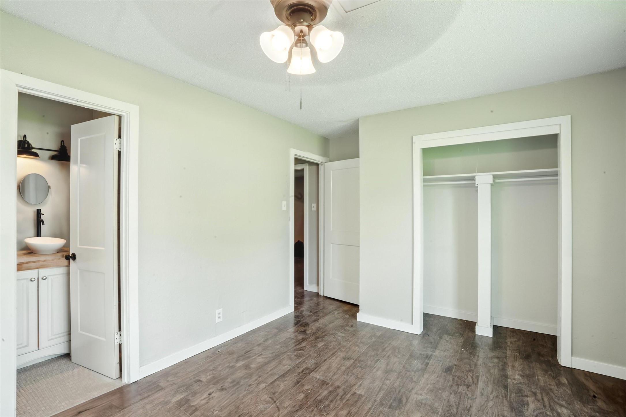 5253 Trail Lake Drive