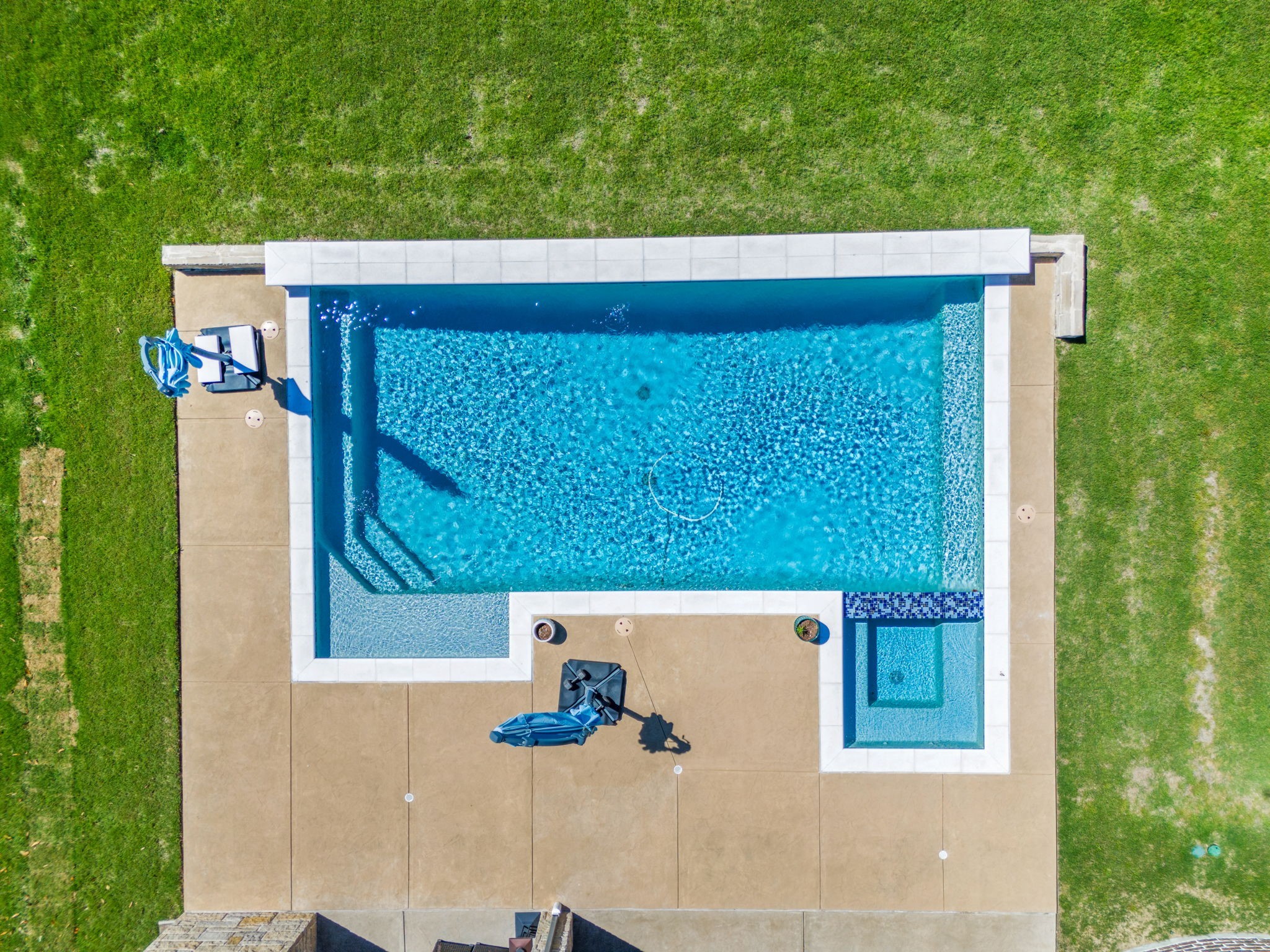 305 Toulouse Lane
