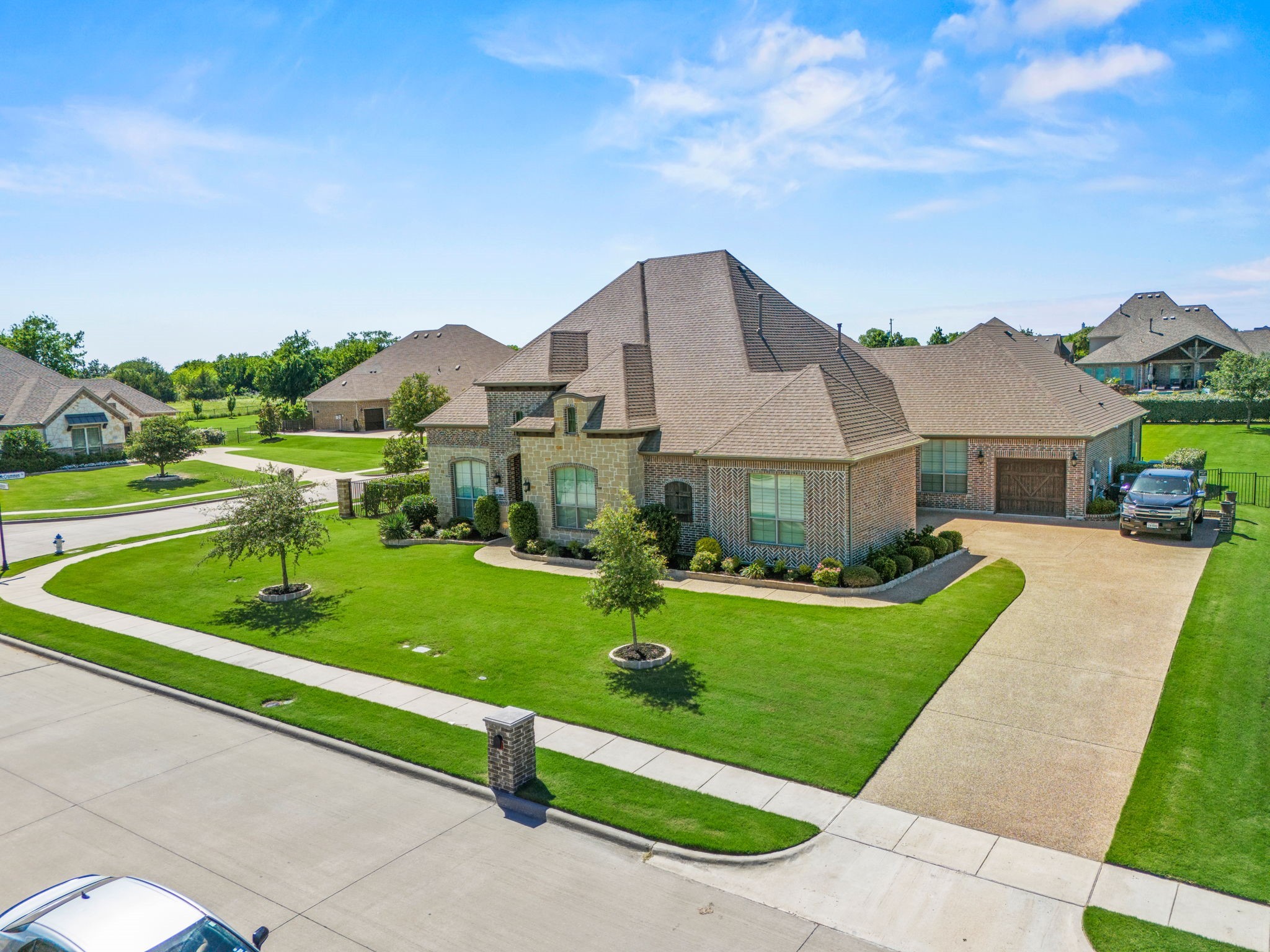 305 Toulouse Lane