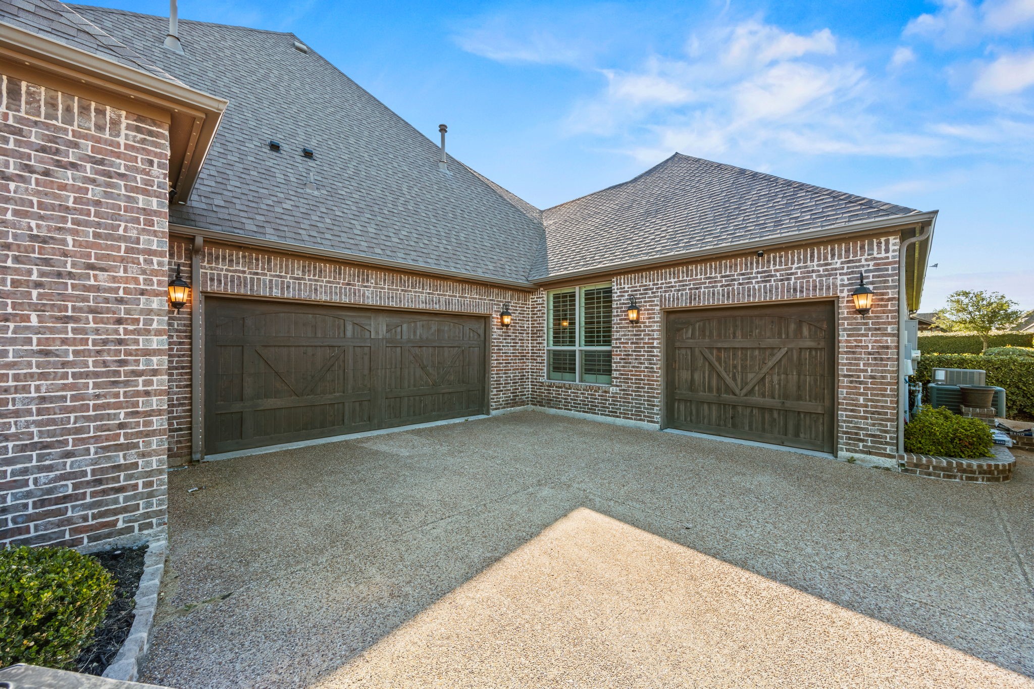 305 Toulouse Lane
