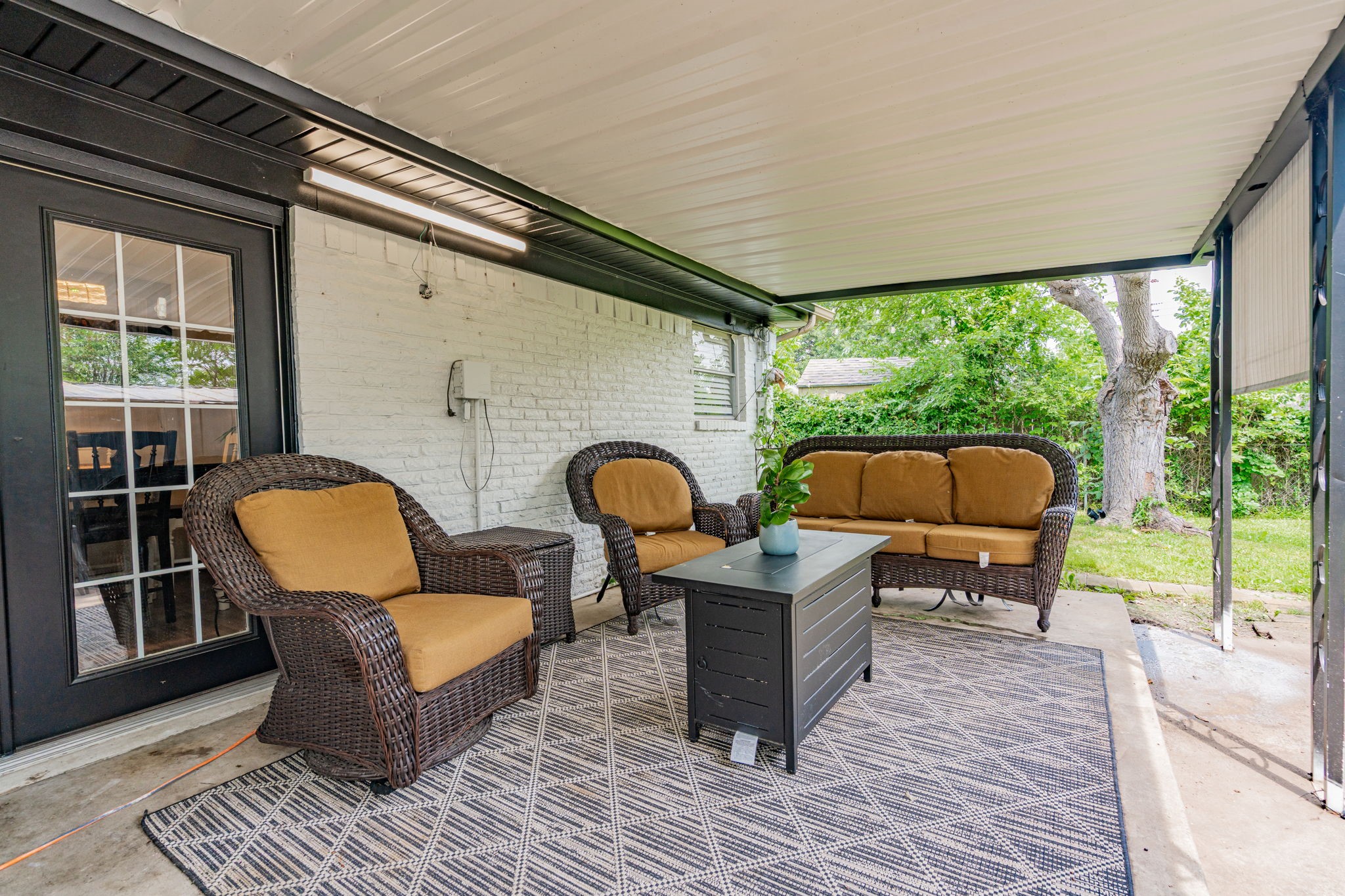 3126 Hula Drive