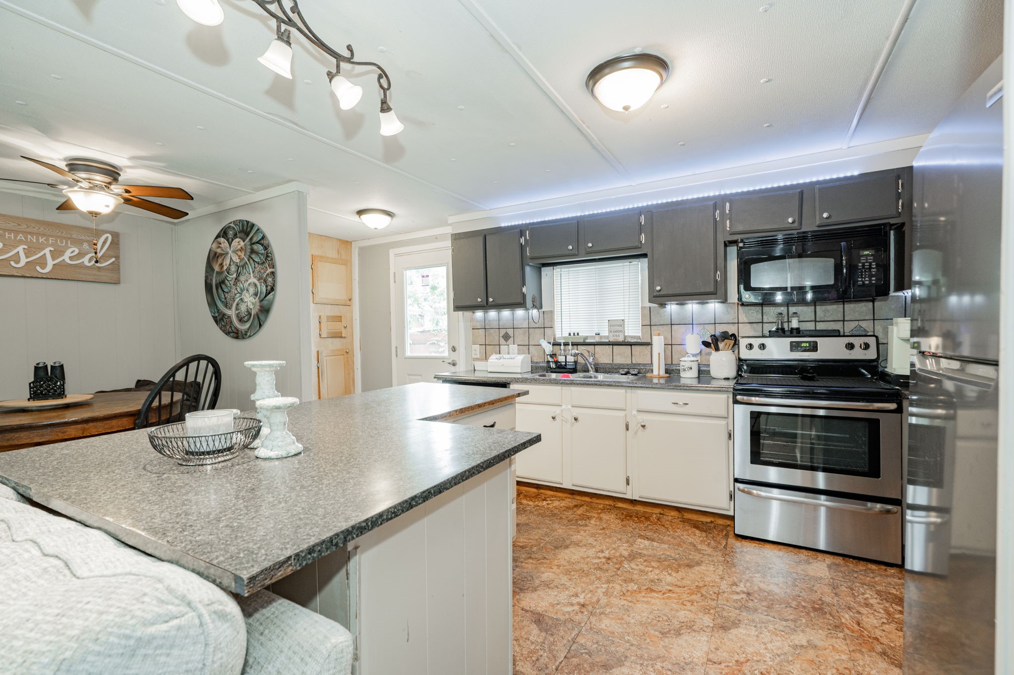 9956 Greentree Lane
