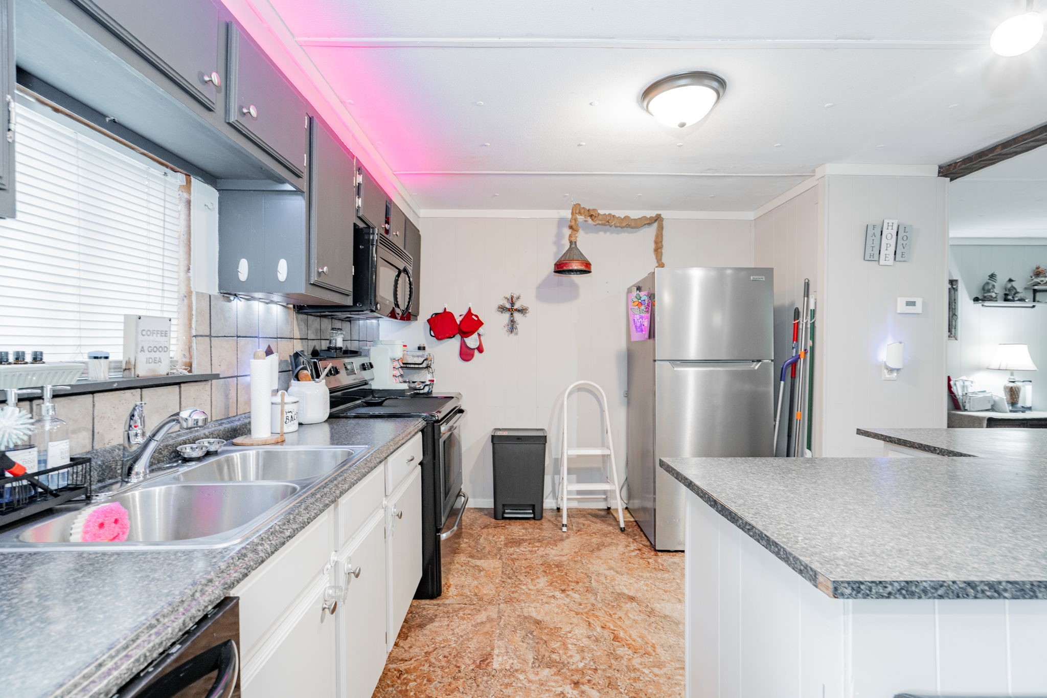 9956 Greentree Lane