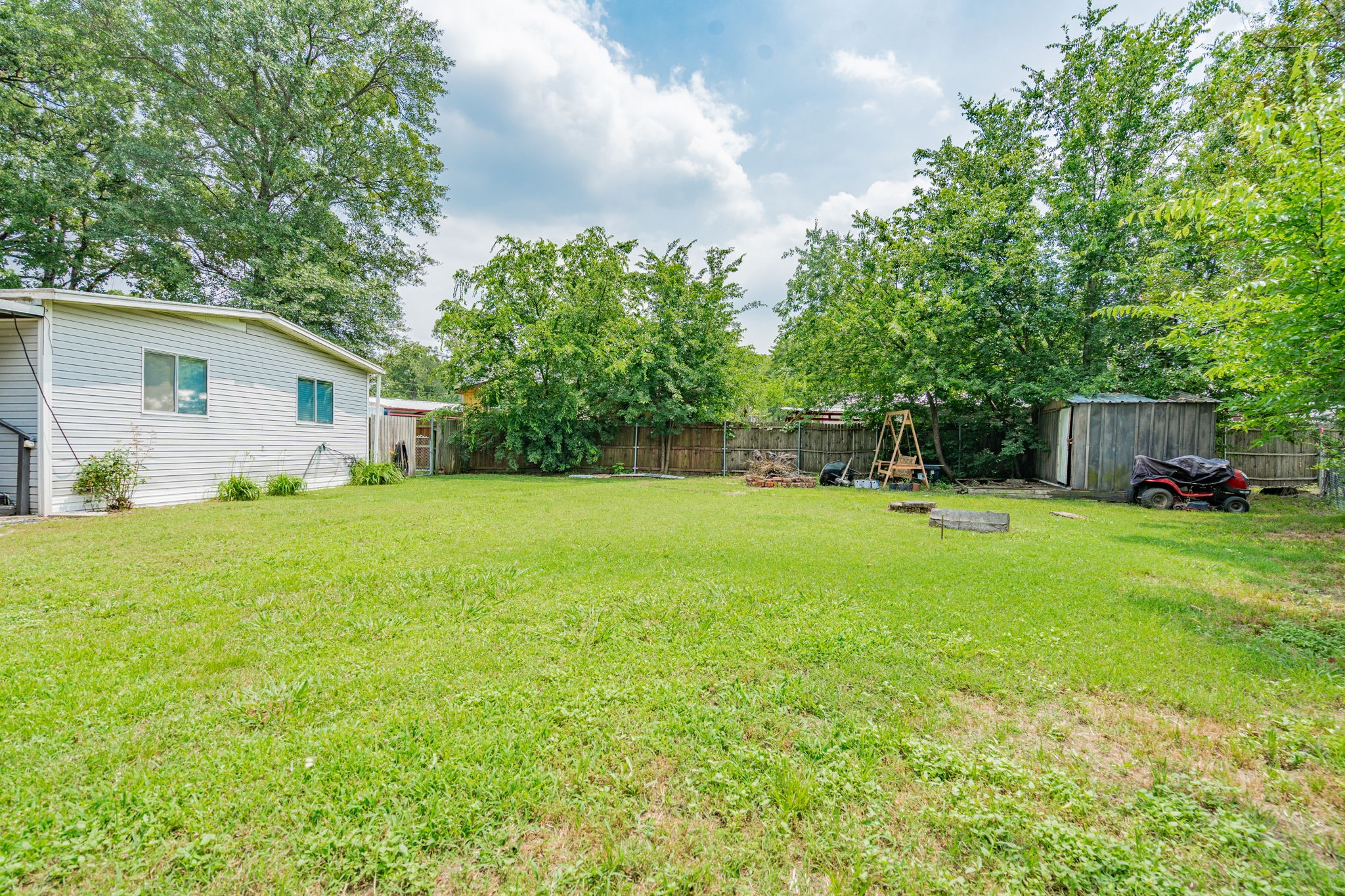 9956 Greentree Lane