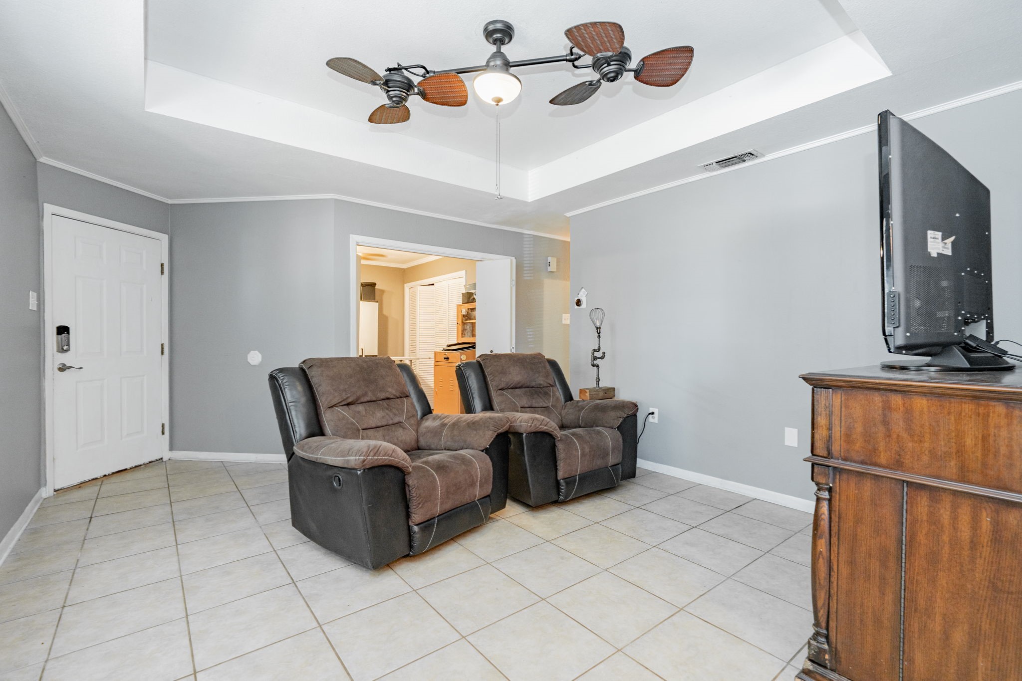2120 Lisa Circle