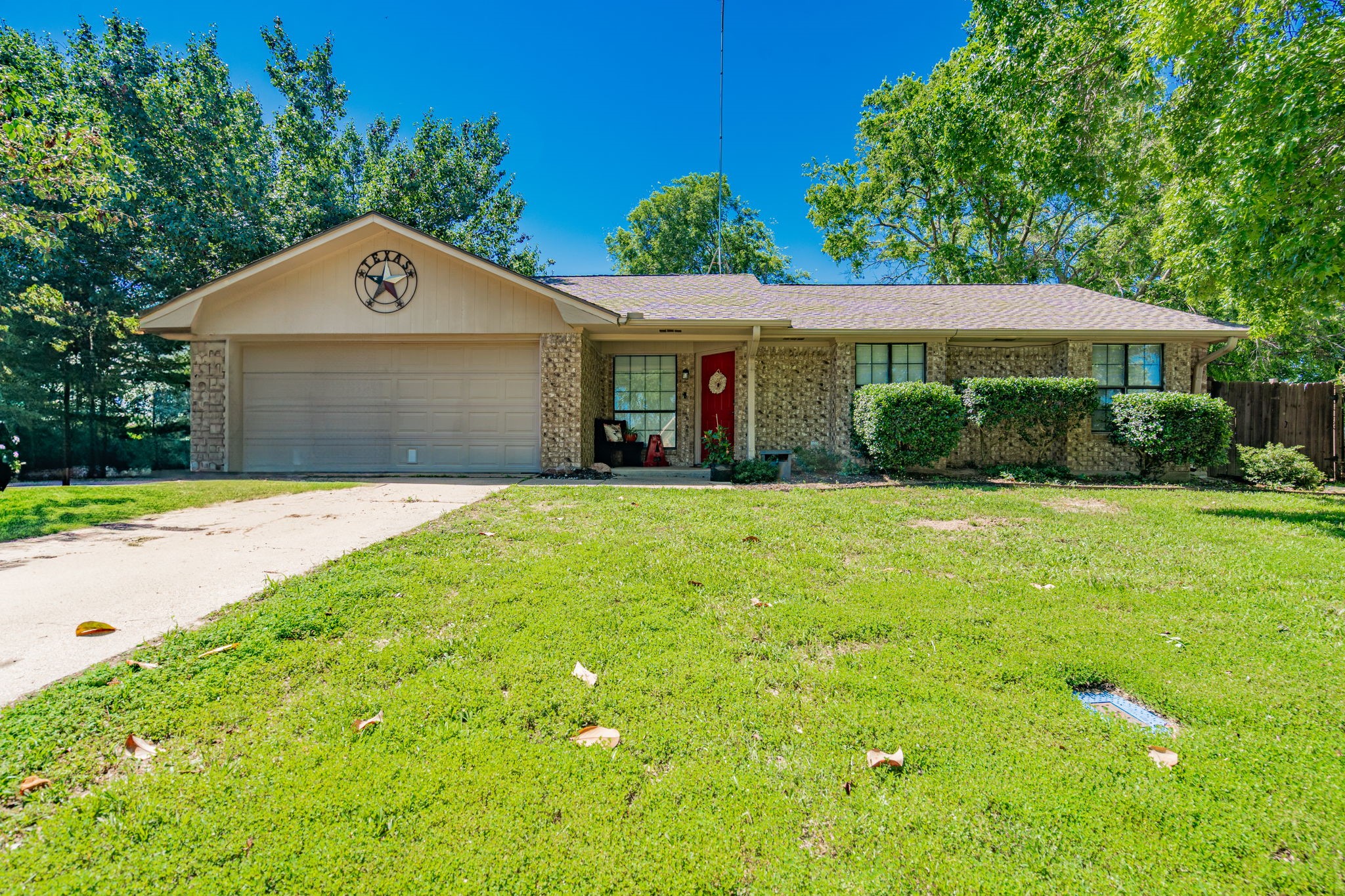 2120 Lisa Circle