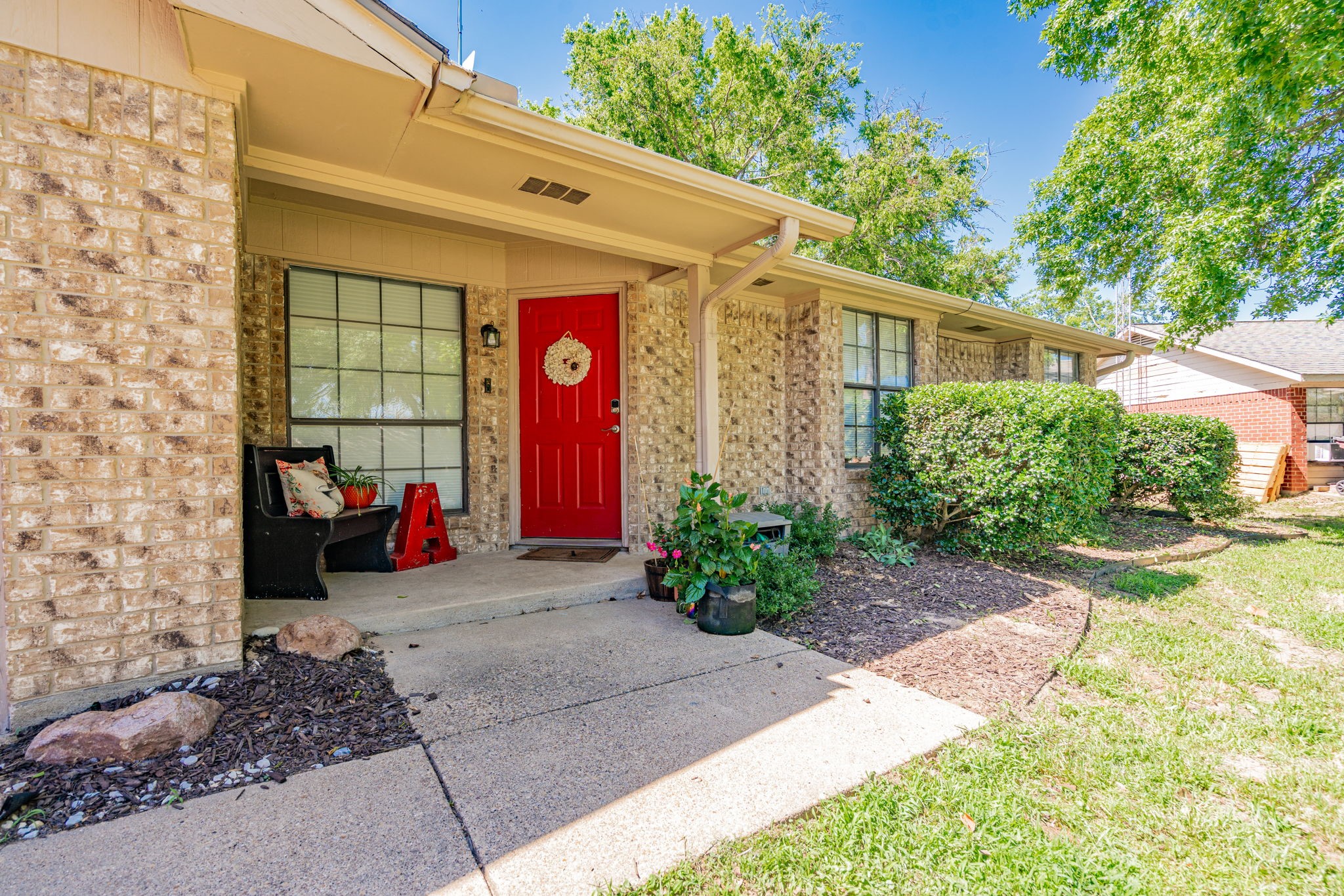 2120 Lisa Circle