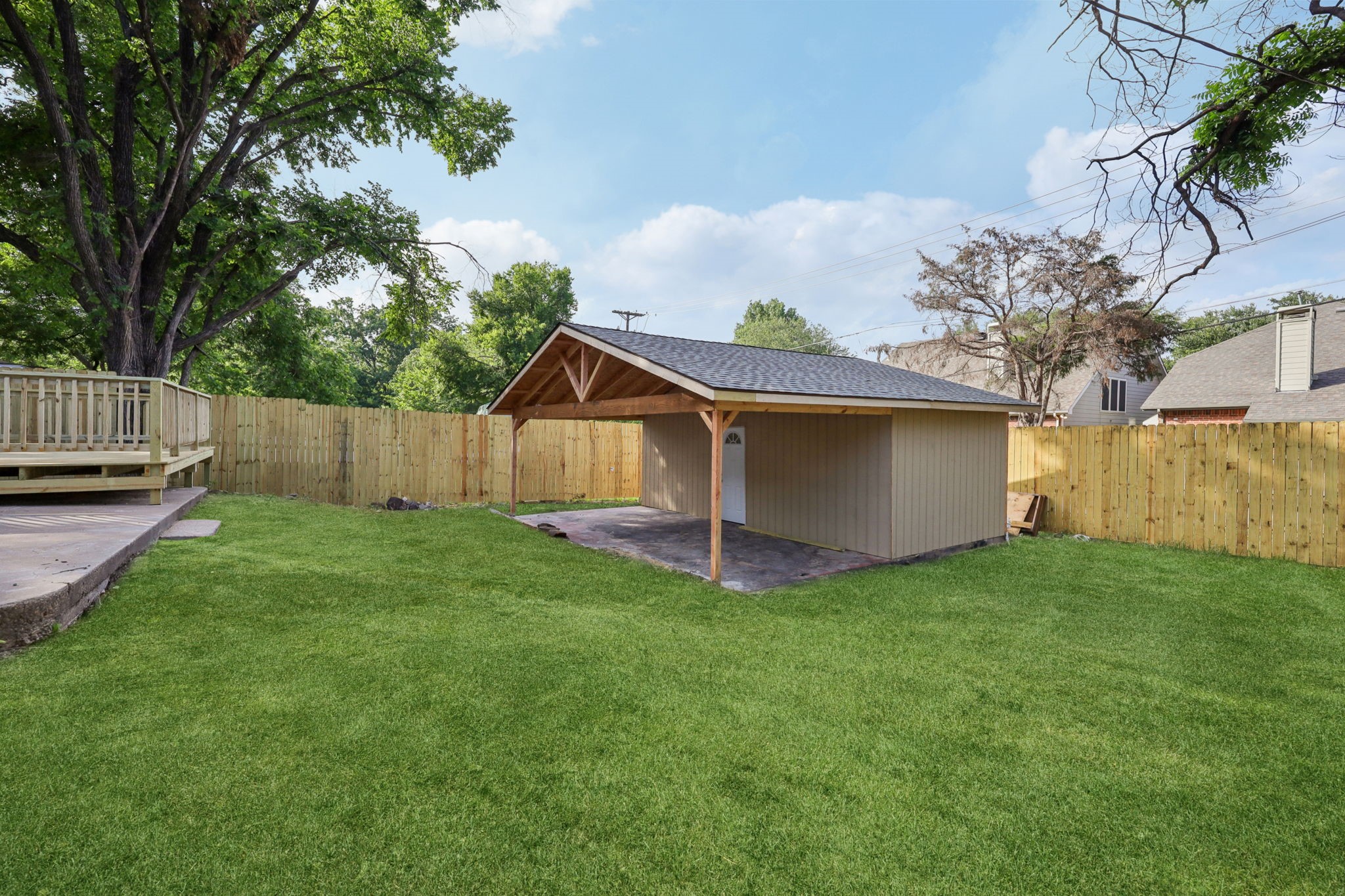 2121 Forest Oaks Drive