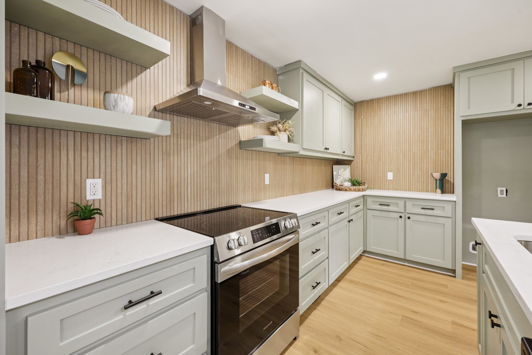 2121 Forest Oaks Drive