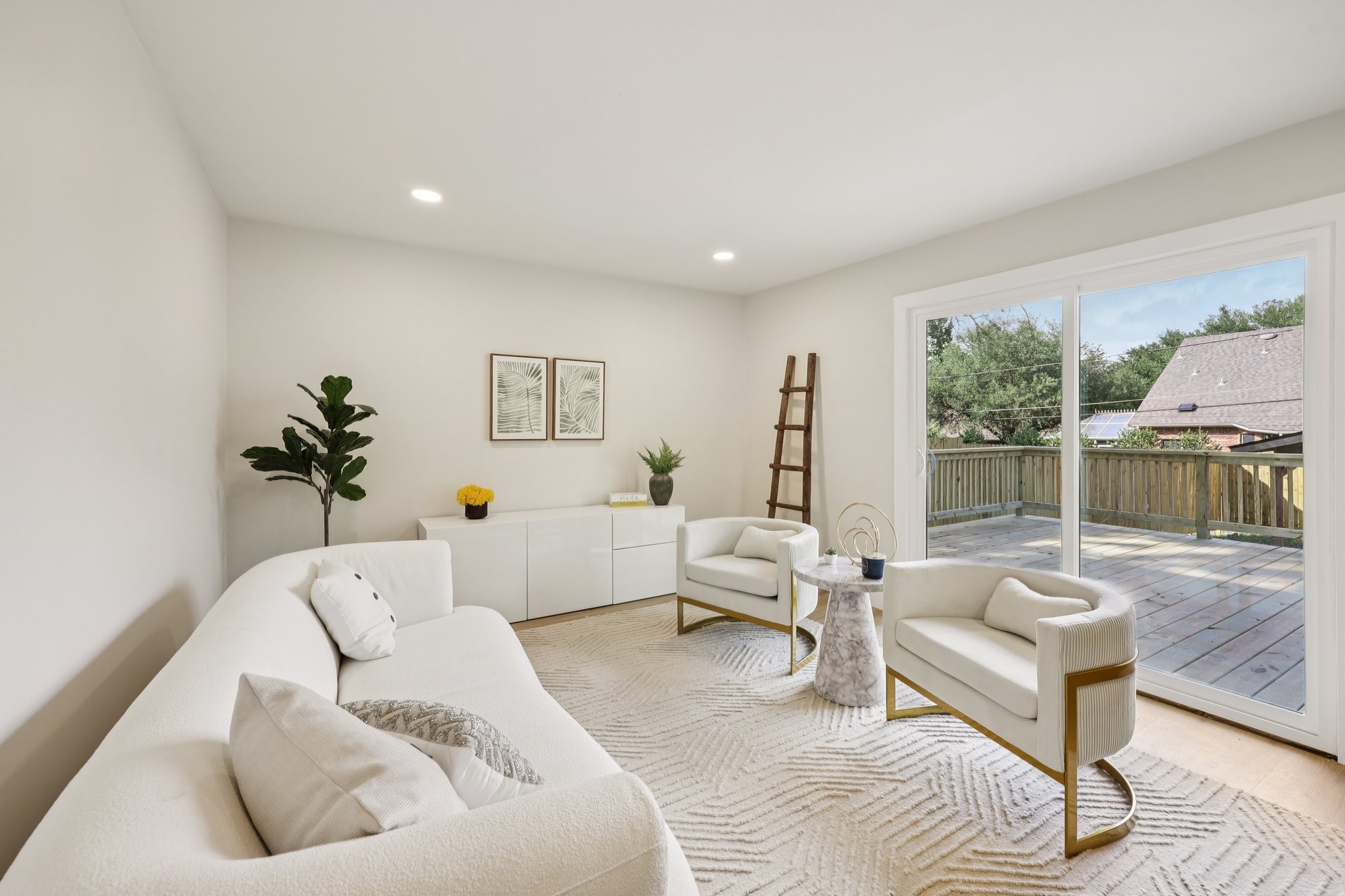 2121 Forest Oaks Drive