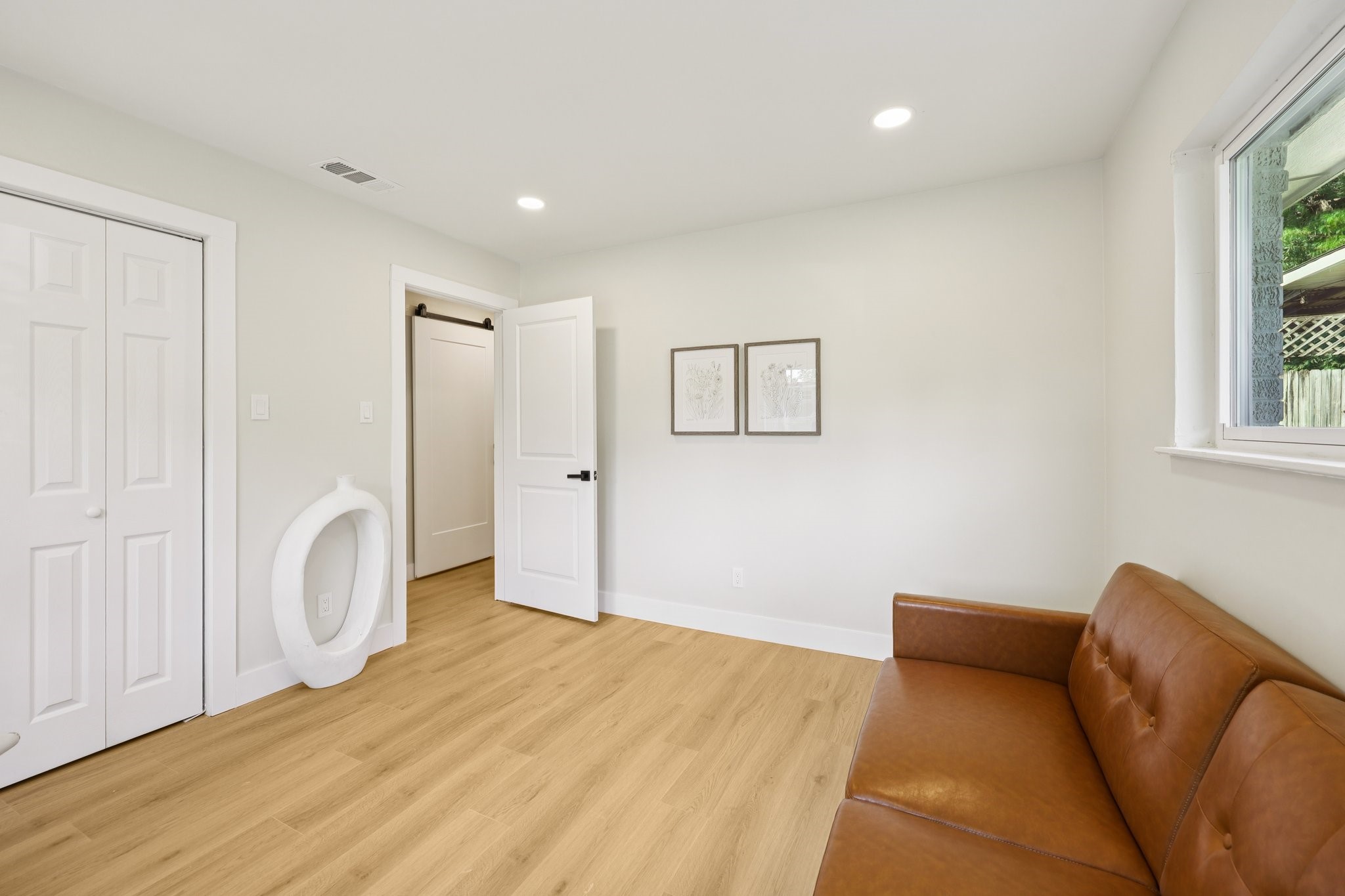 2121 Forest Oaks Drive