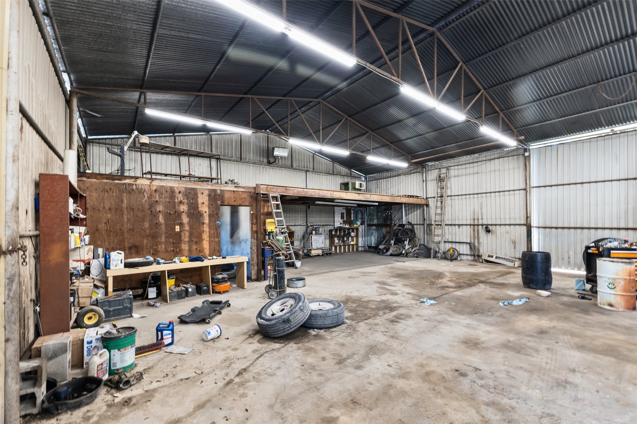 6501 W HWY 377