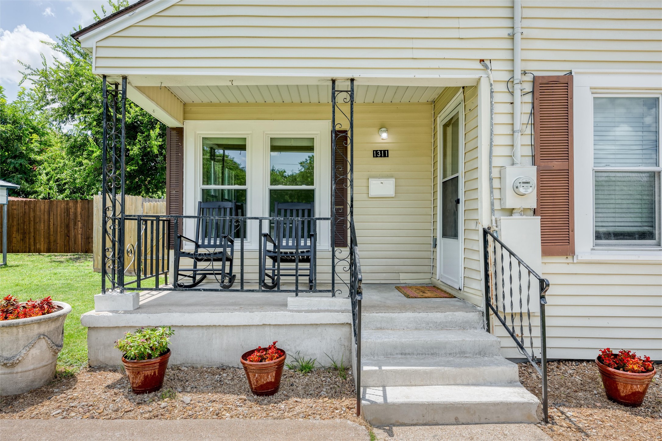 1311 Oak Street