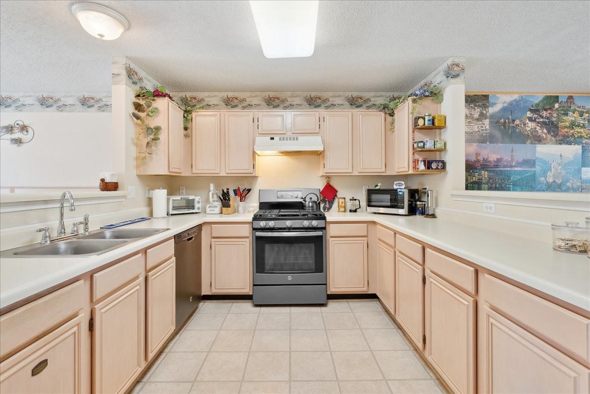 1721 Creekpoint Drive