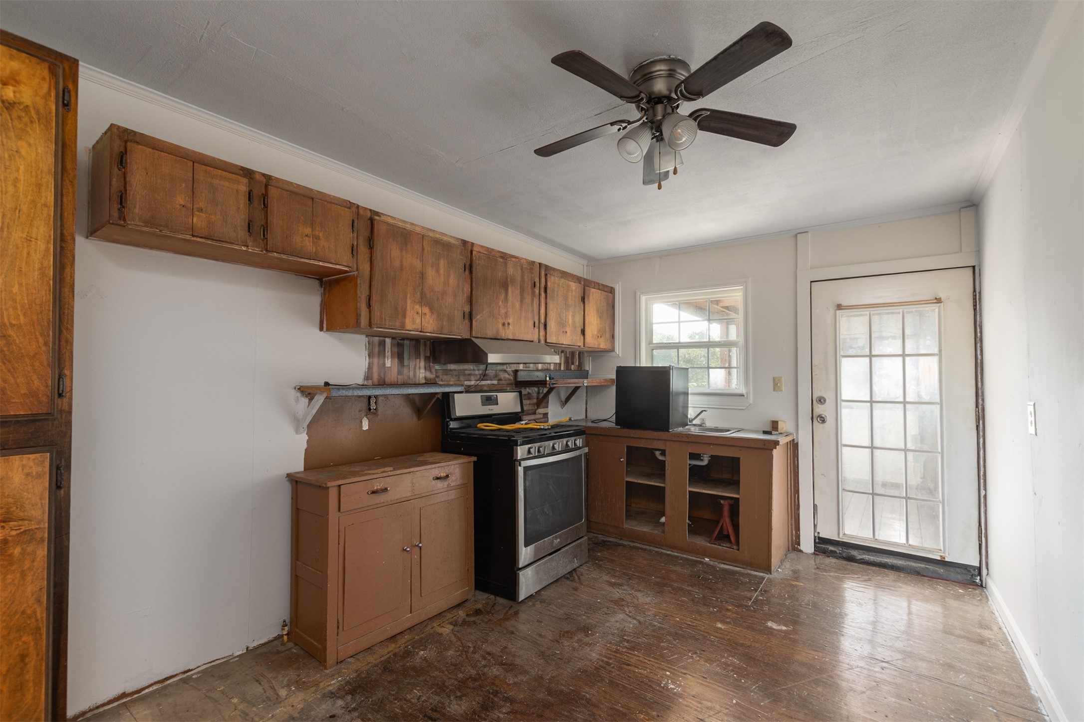 10858 Sleepy Hollow Drive