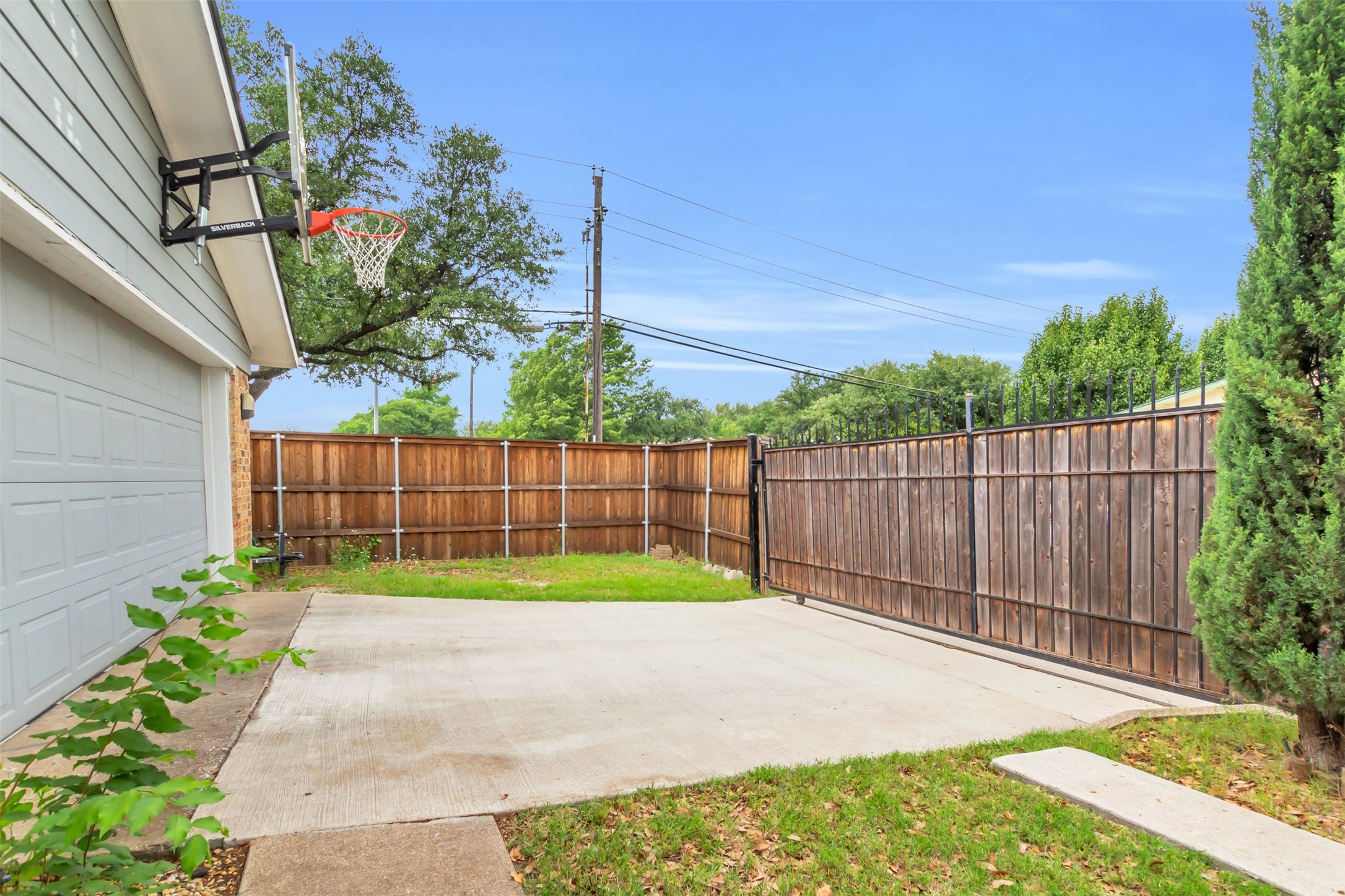 1901 Paxton Drive