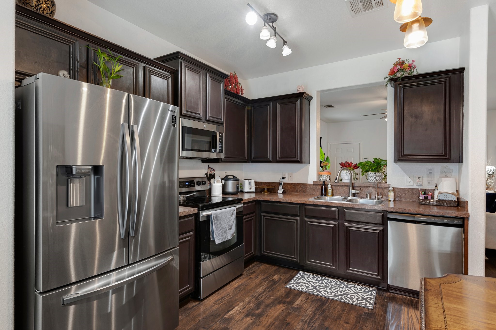 1213 Alder Tree Lane