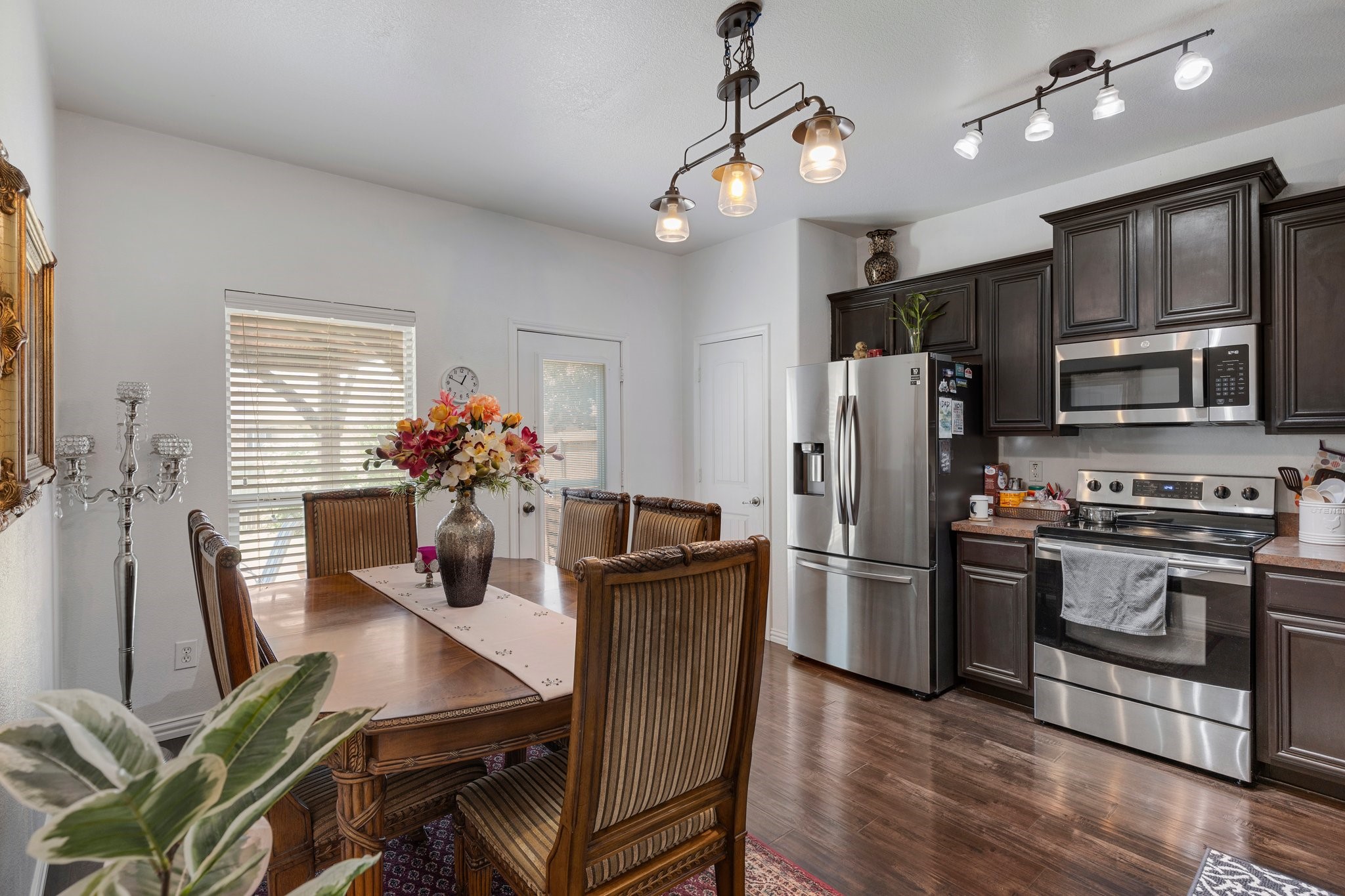 1213 Alder Tree Lane