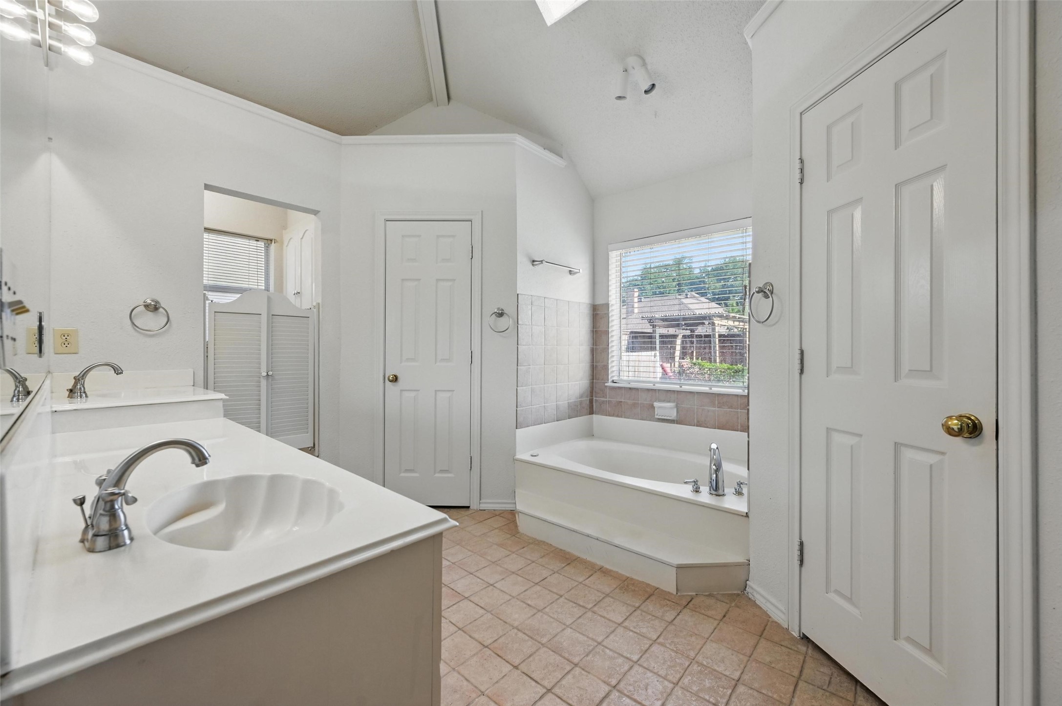 1521 Treeline Drive
