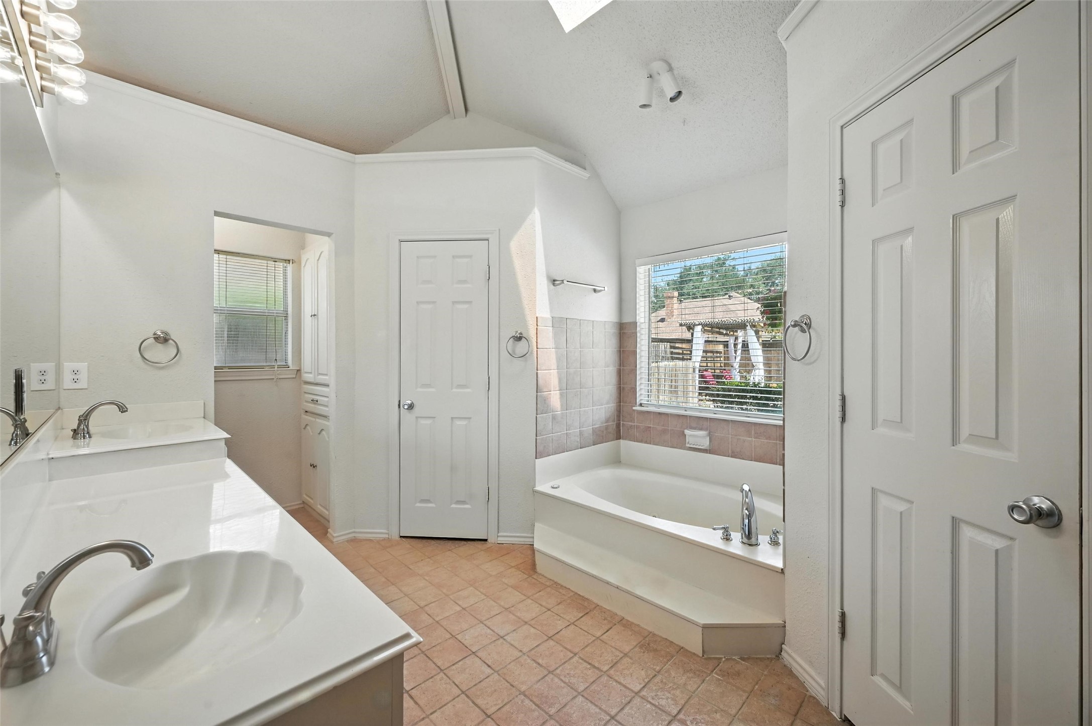 1521 Treeline Drive