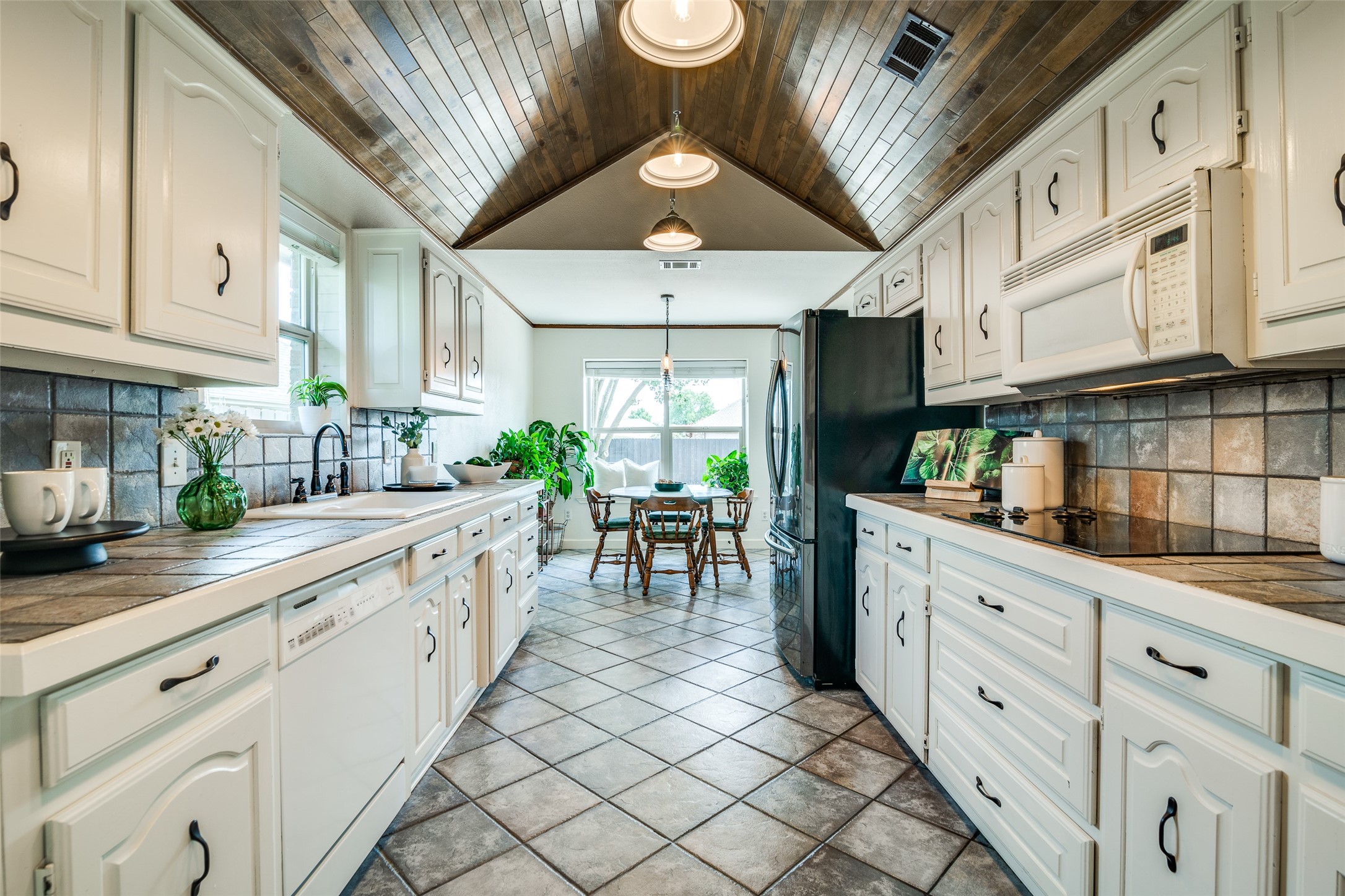503 Rustic Circle