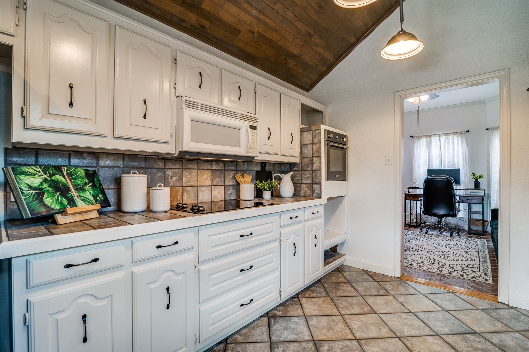 503 Rustic Circle