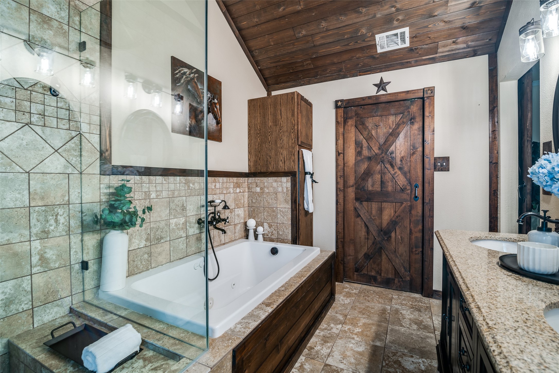 503 Rustic Circle