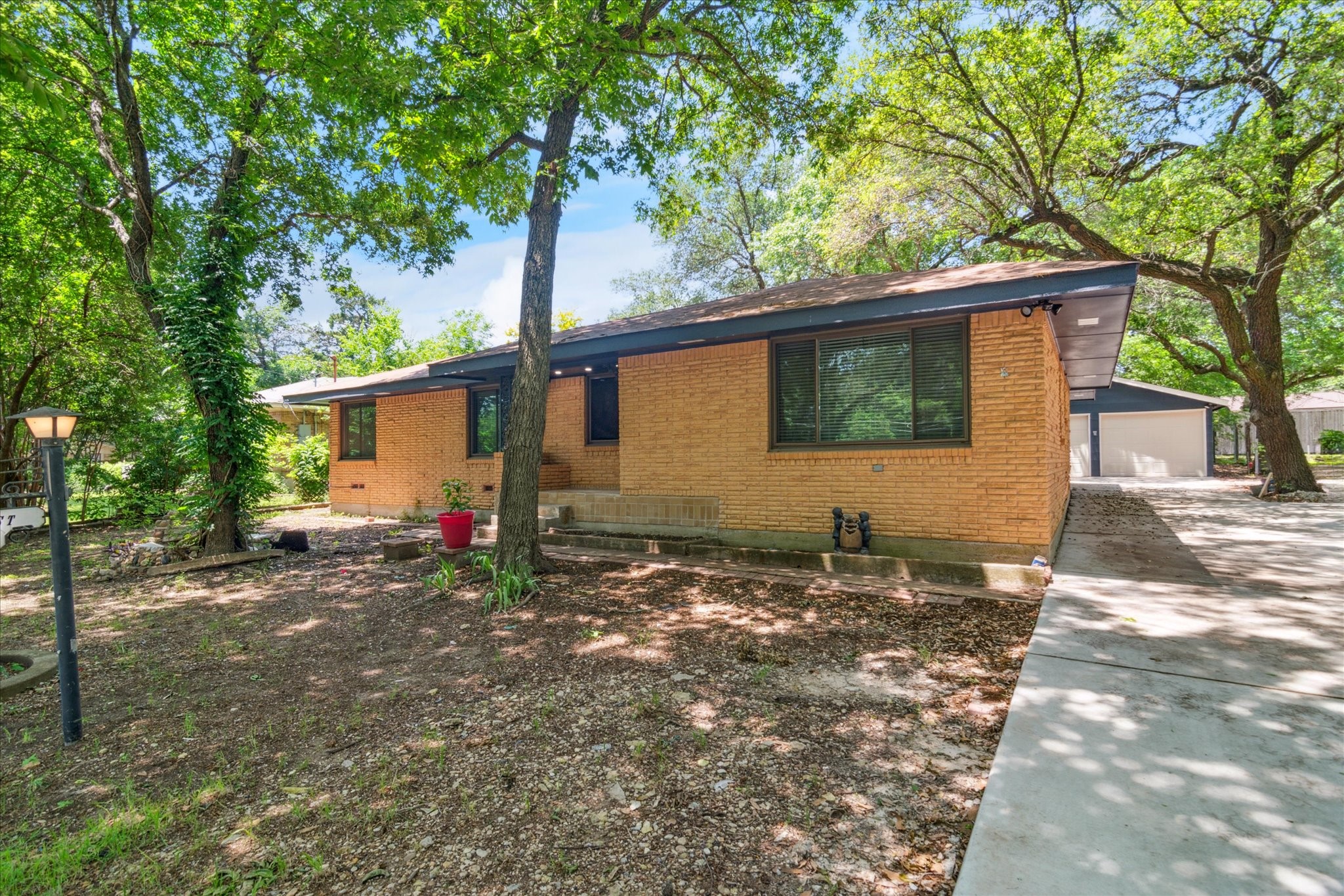 1006 Tower Dr