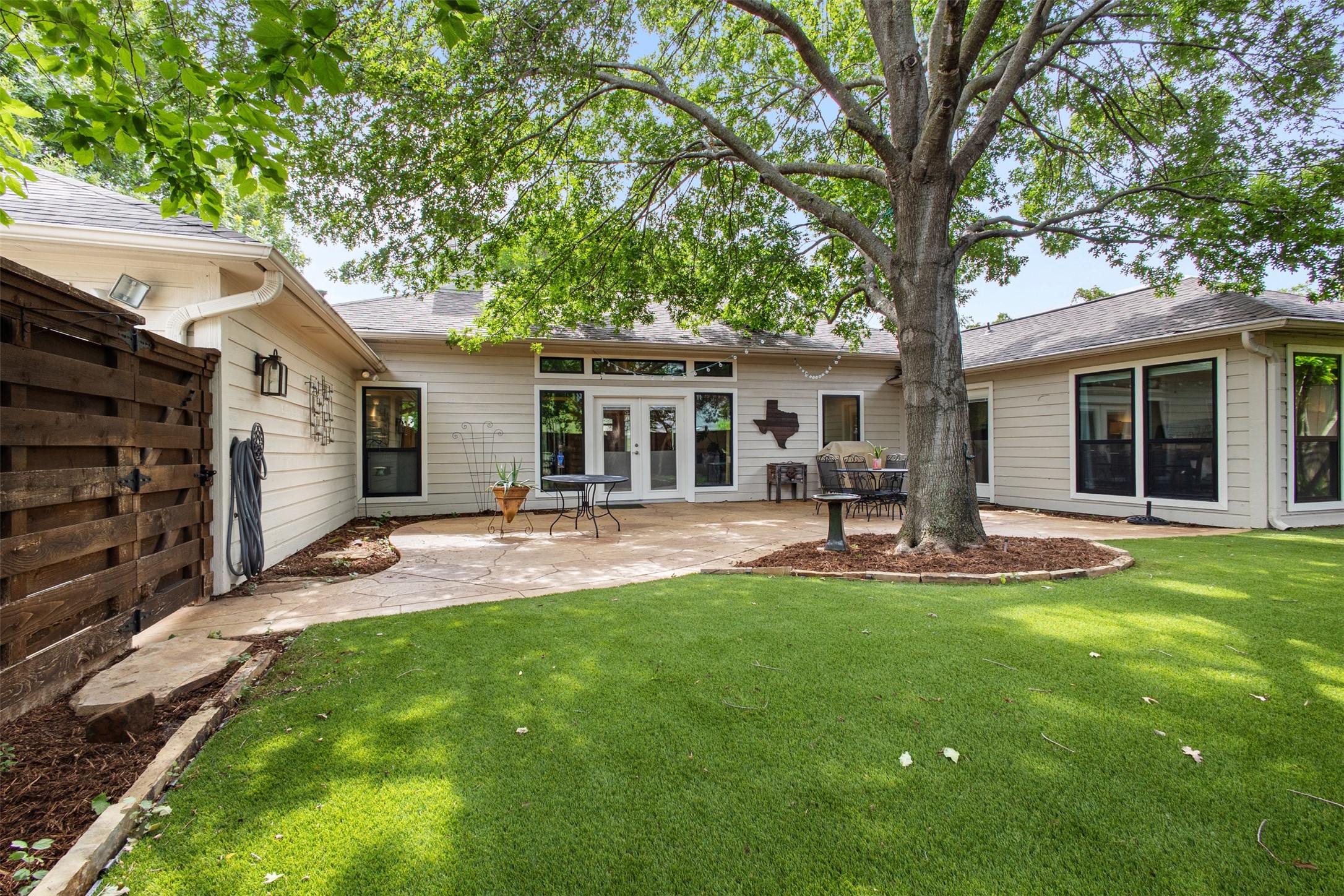 3330 Creekbend Drive