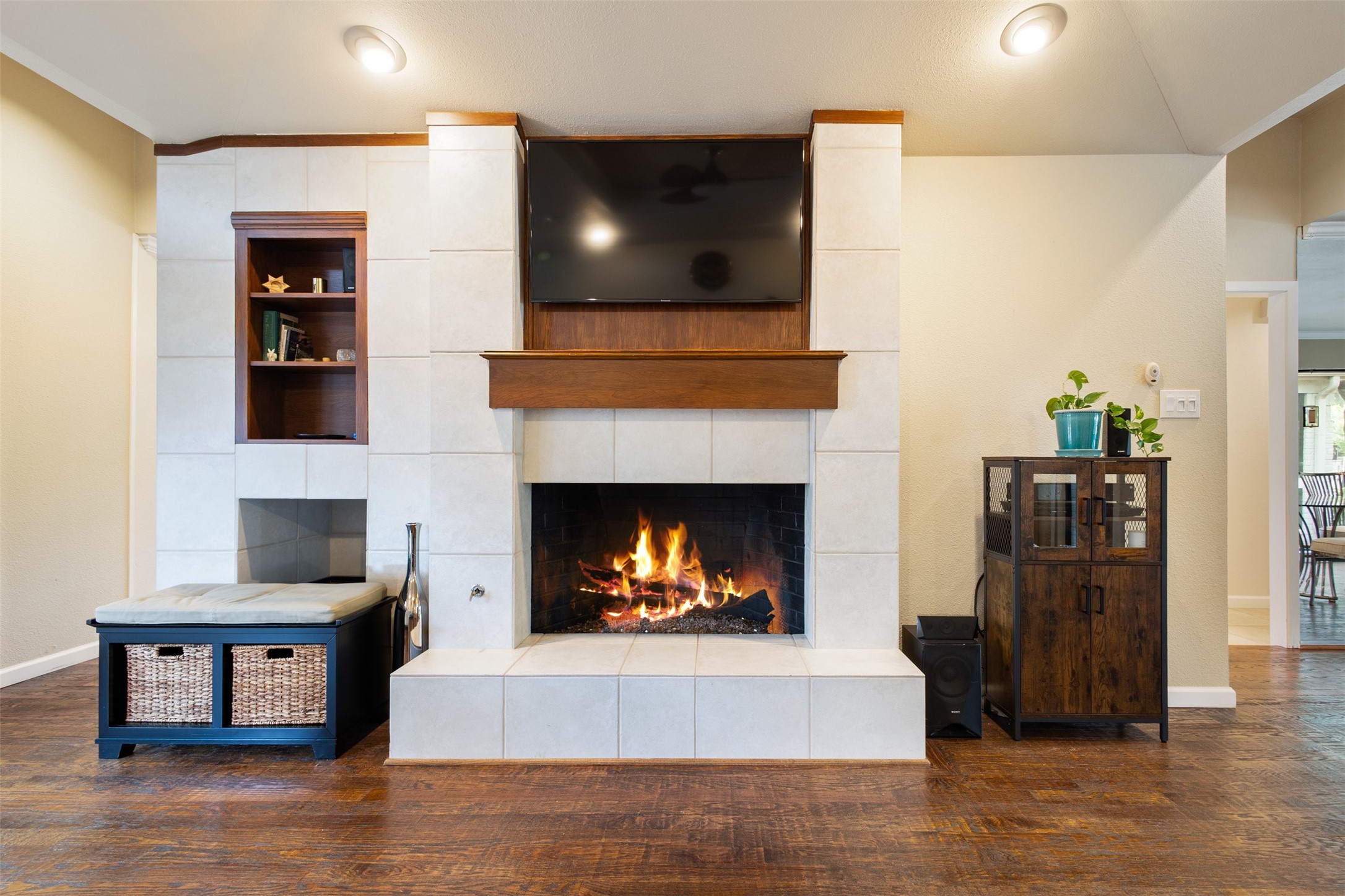 3330 Creekbend Drive