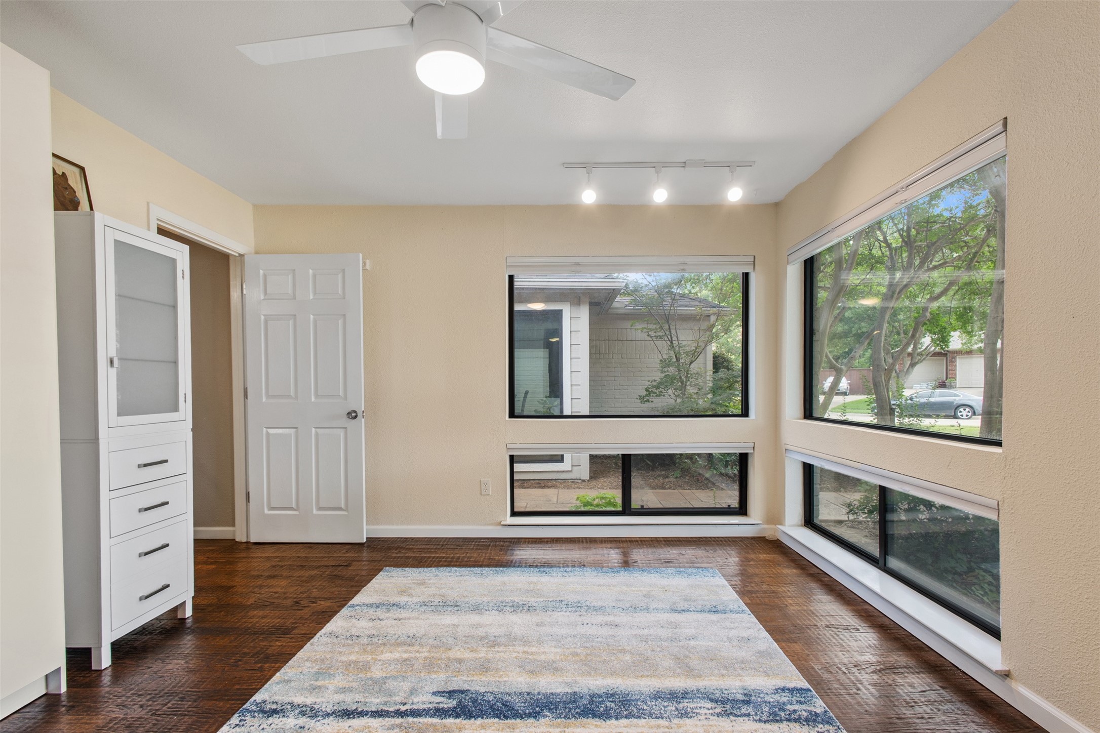 3330 Creekbend Drive