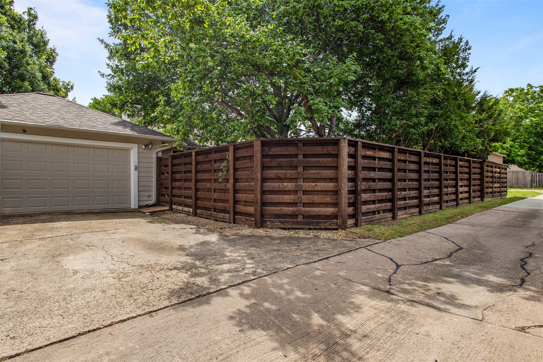 3330 Creekbend Drive