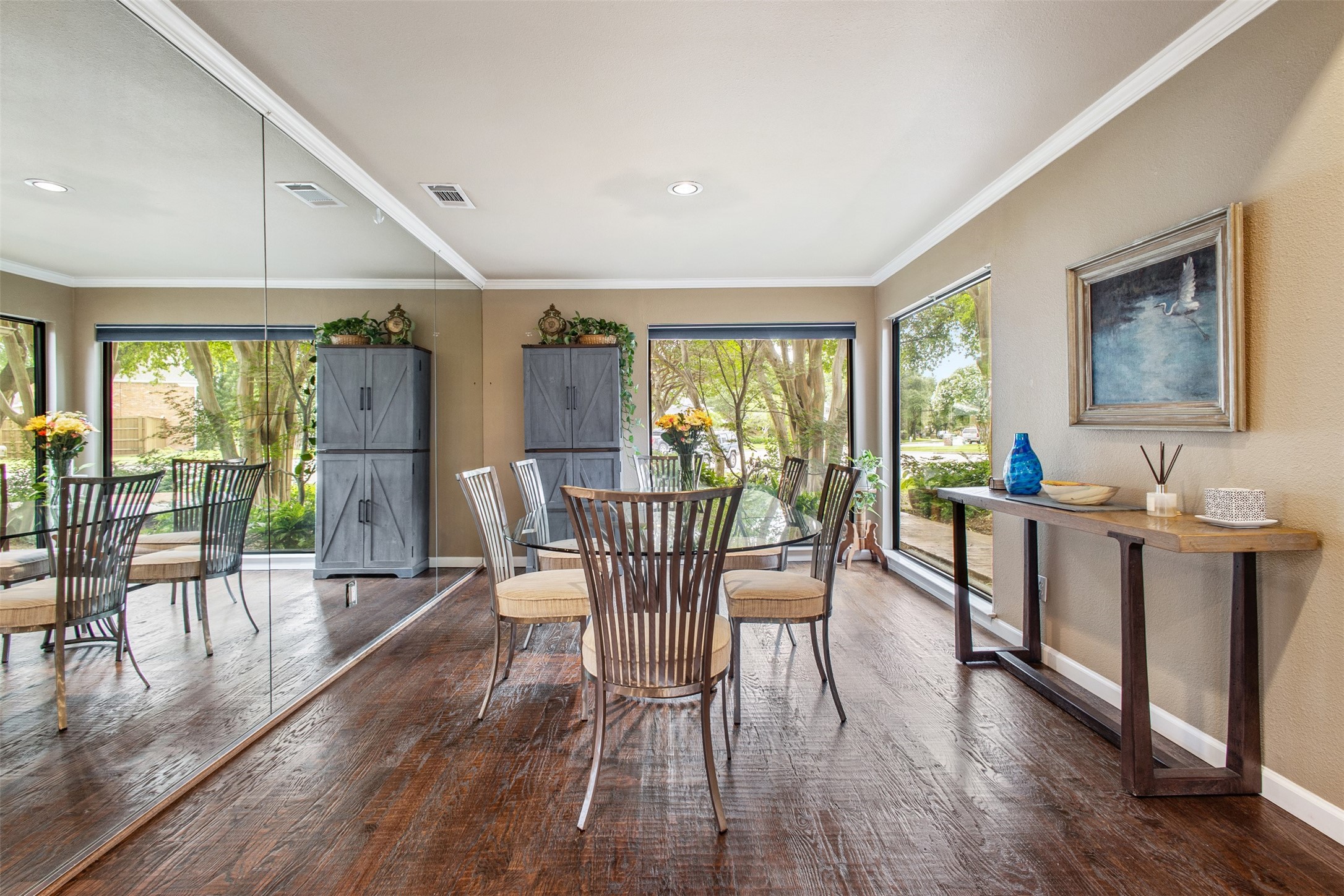 3330 Creekbend Drive