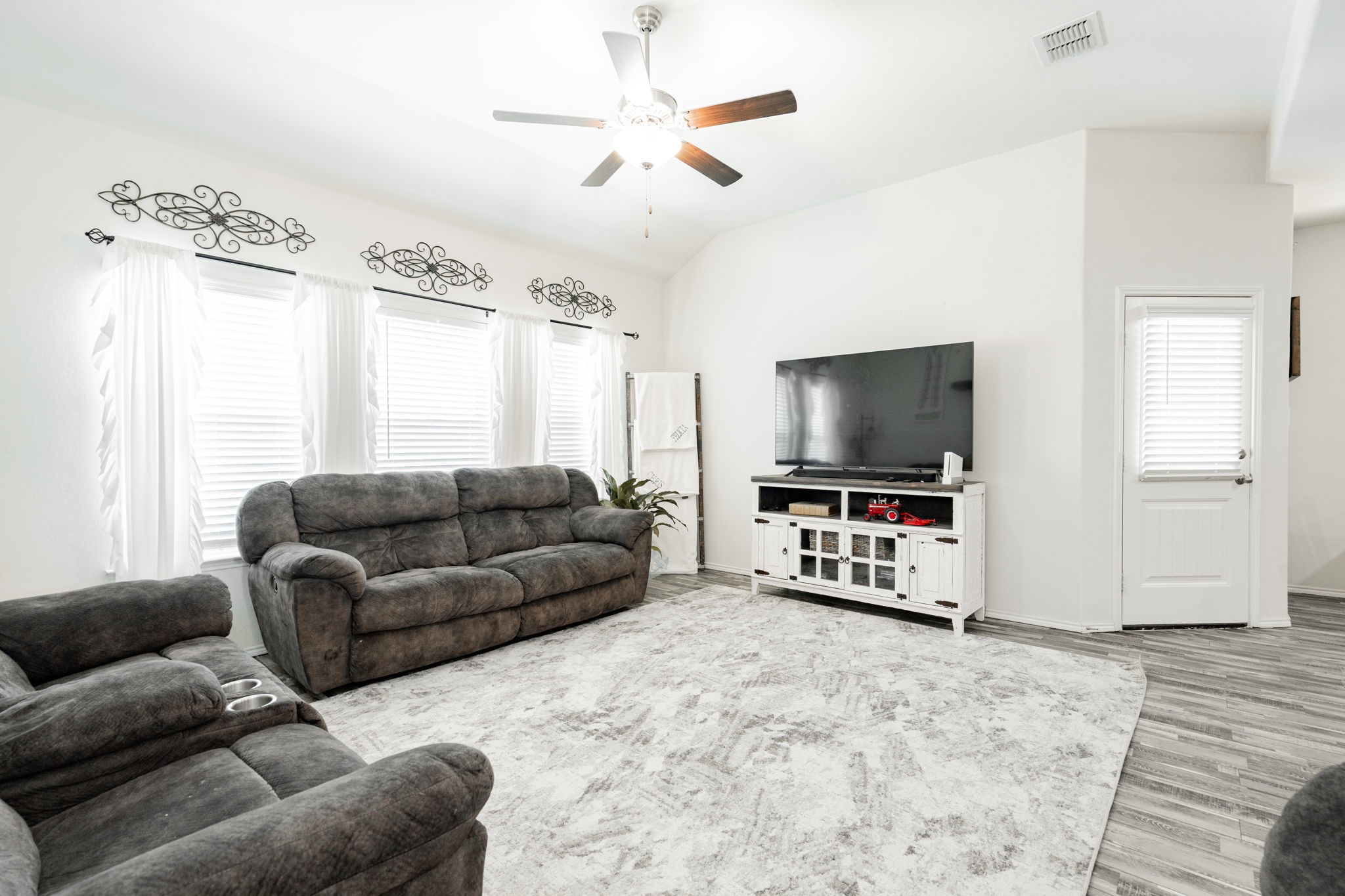 273 Pitt Circle