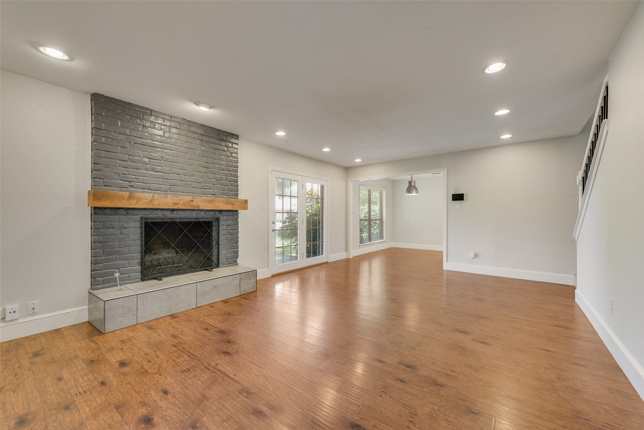 5604 Yacht Club Drive