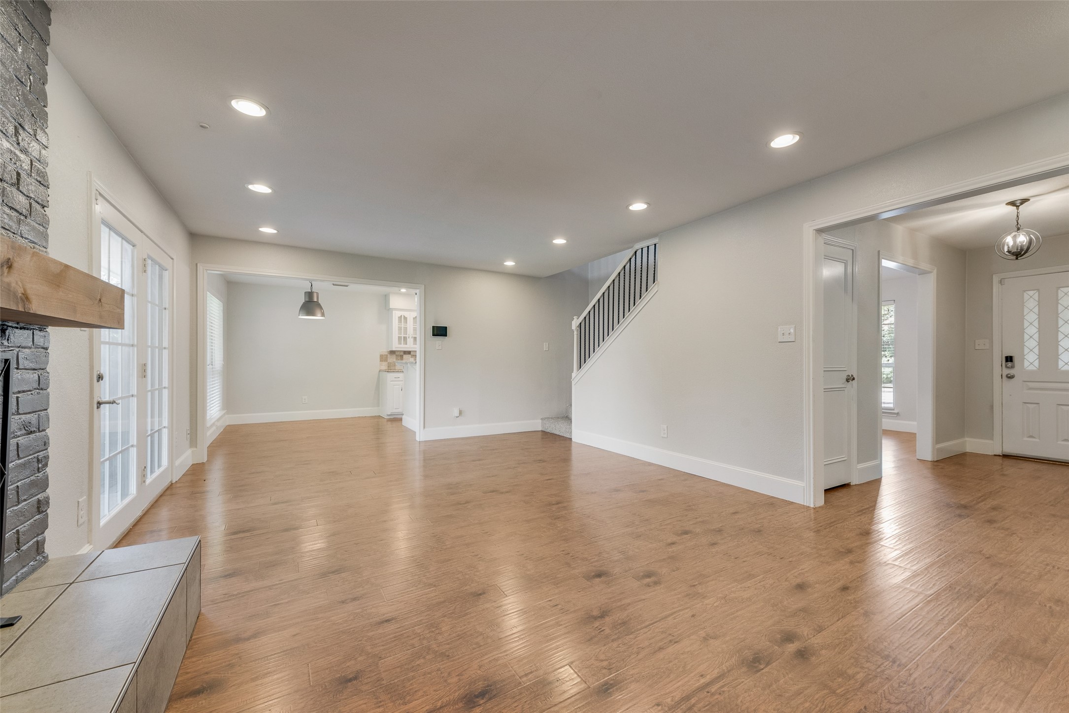 5604 Yacht Club Drive