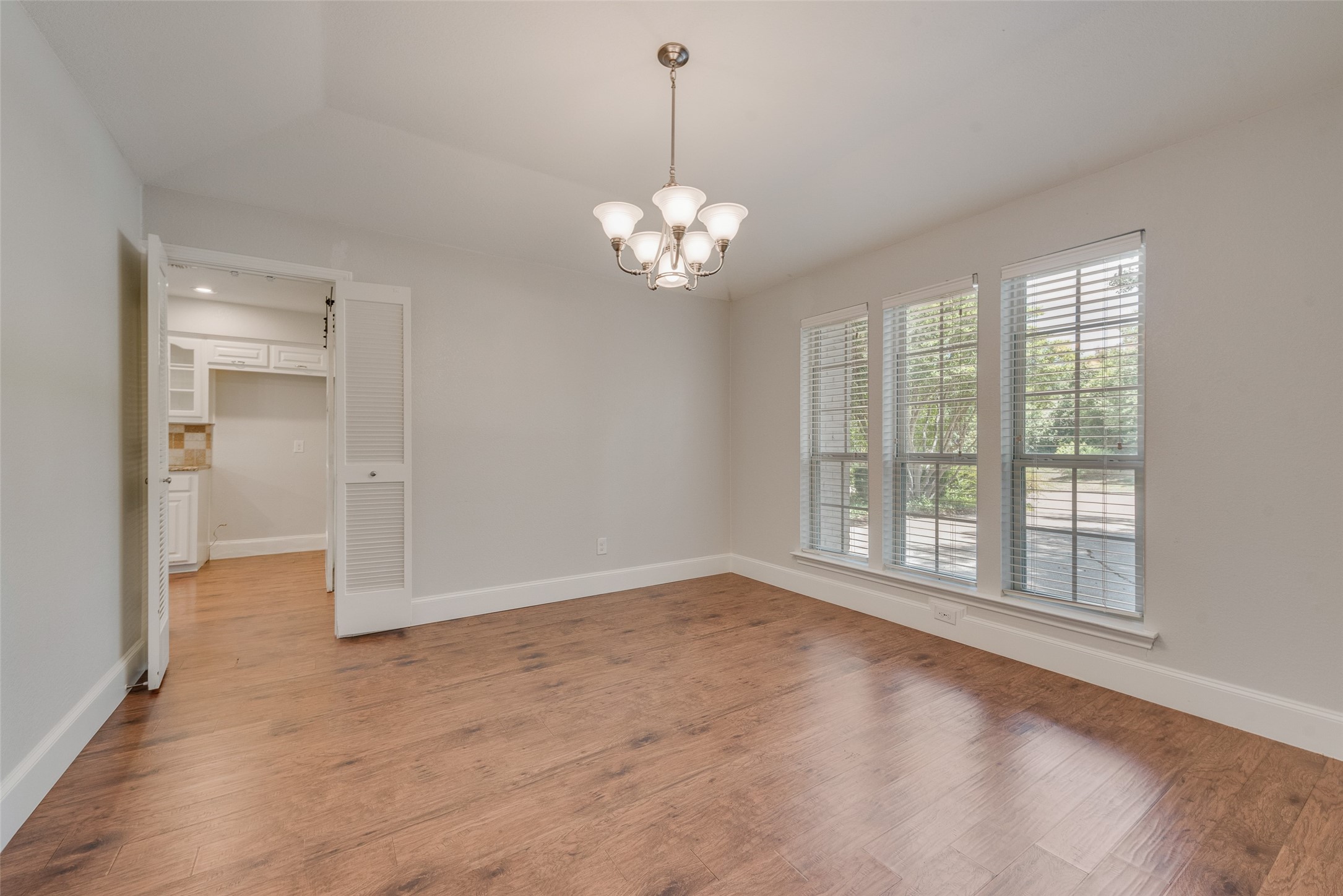 5604 Yacht Club Drive