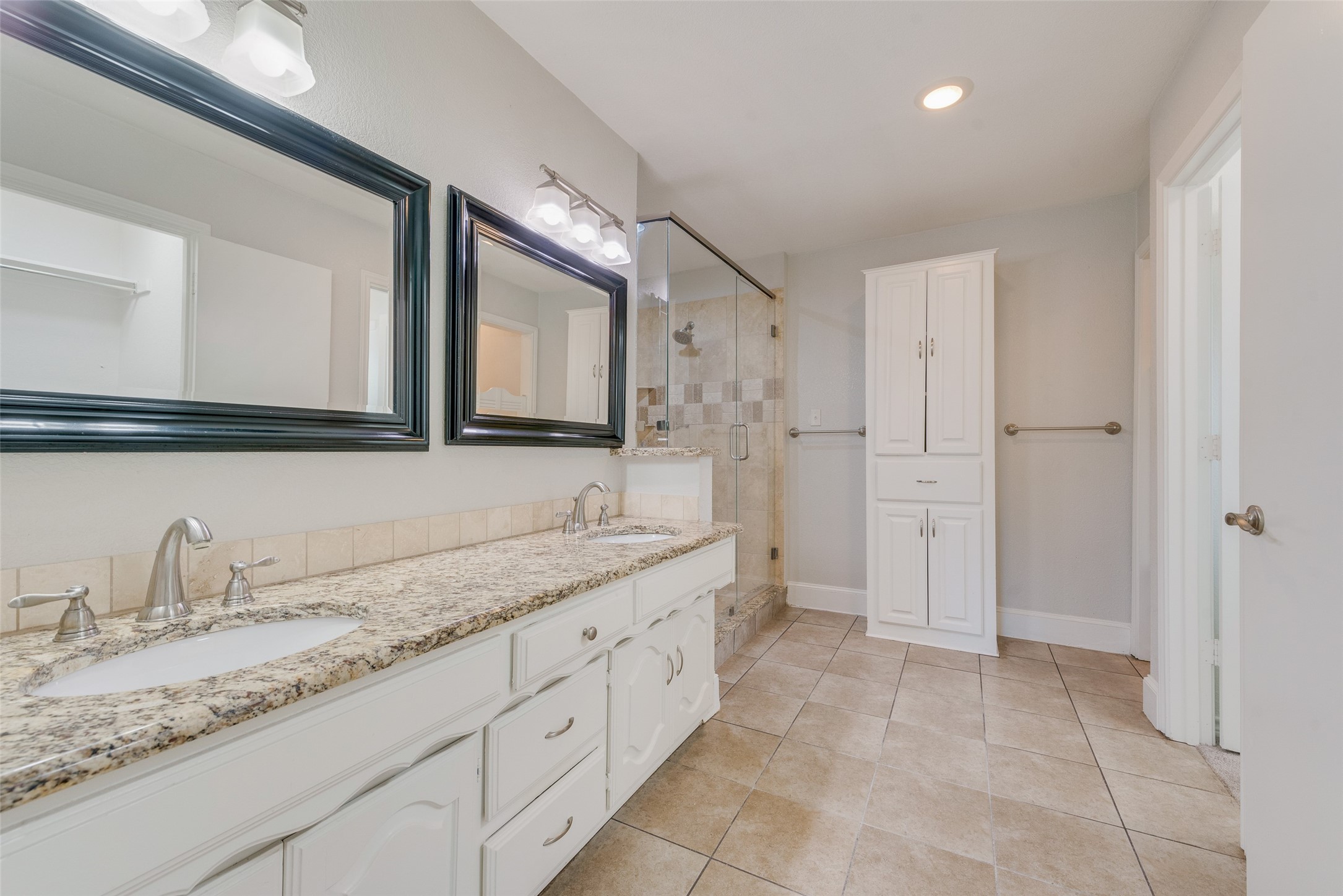 5604 Yacht Club Drive