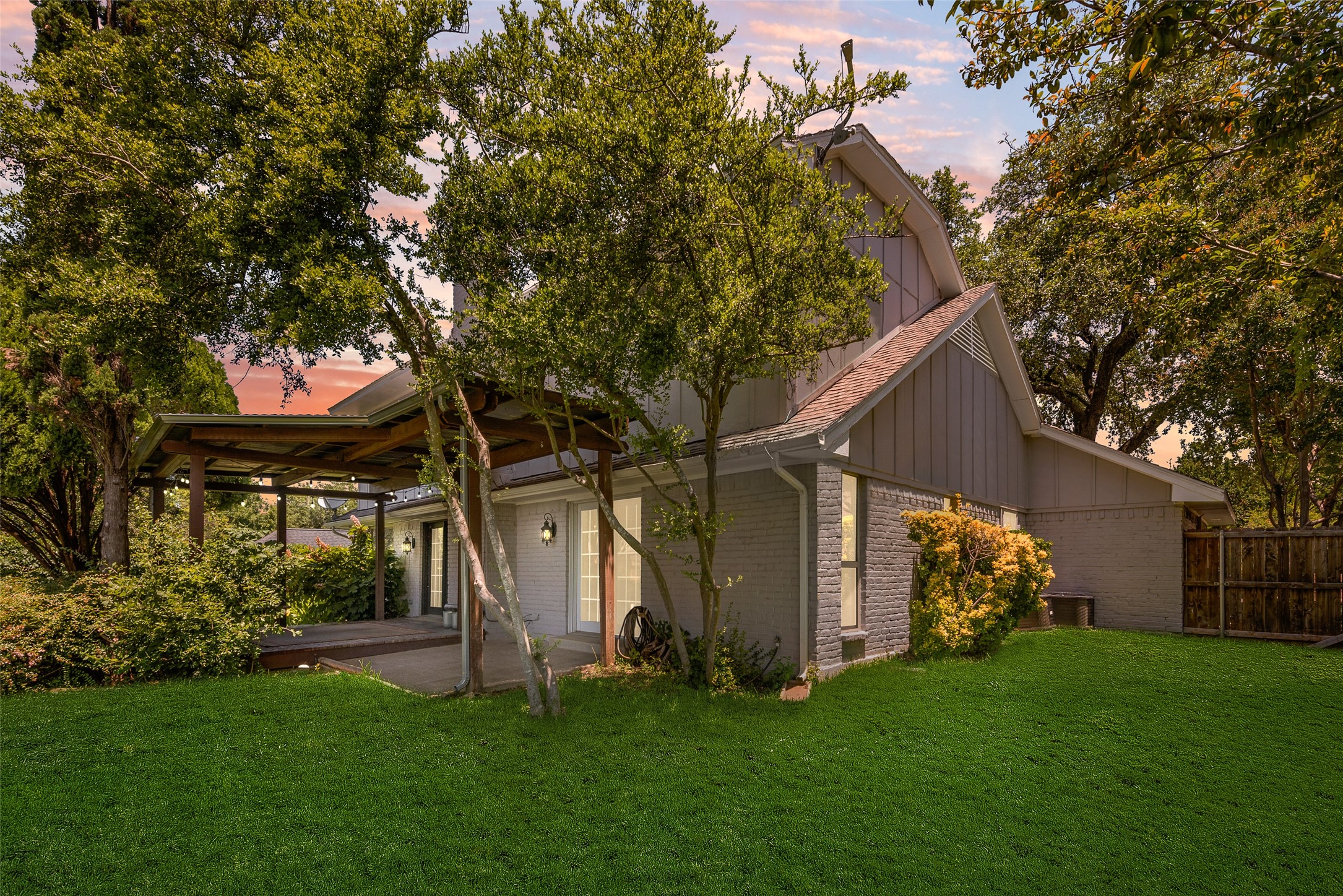 5604 Yacht Club Drive