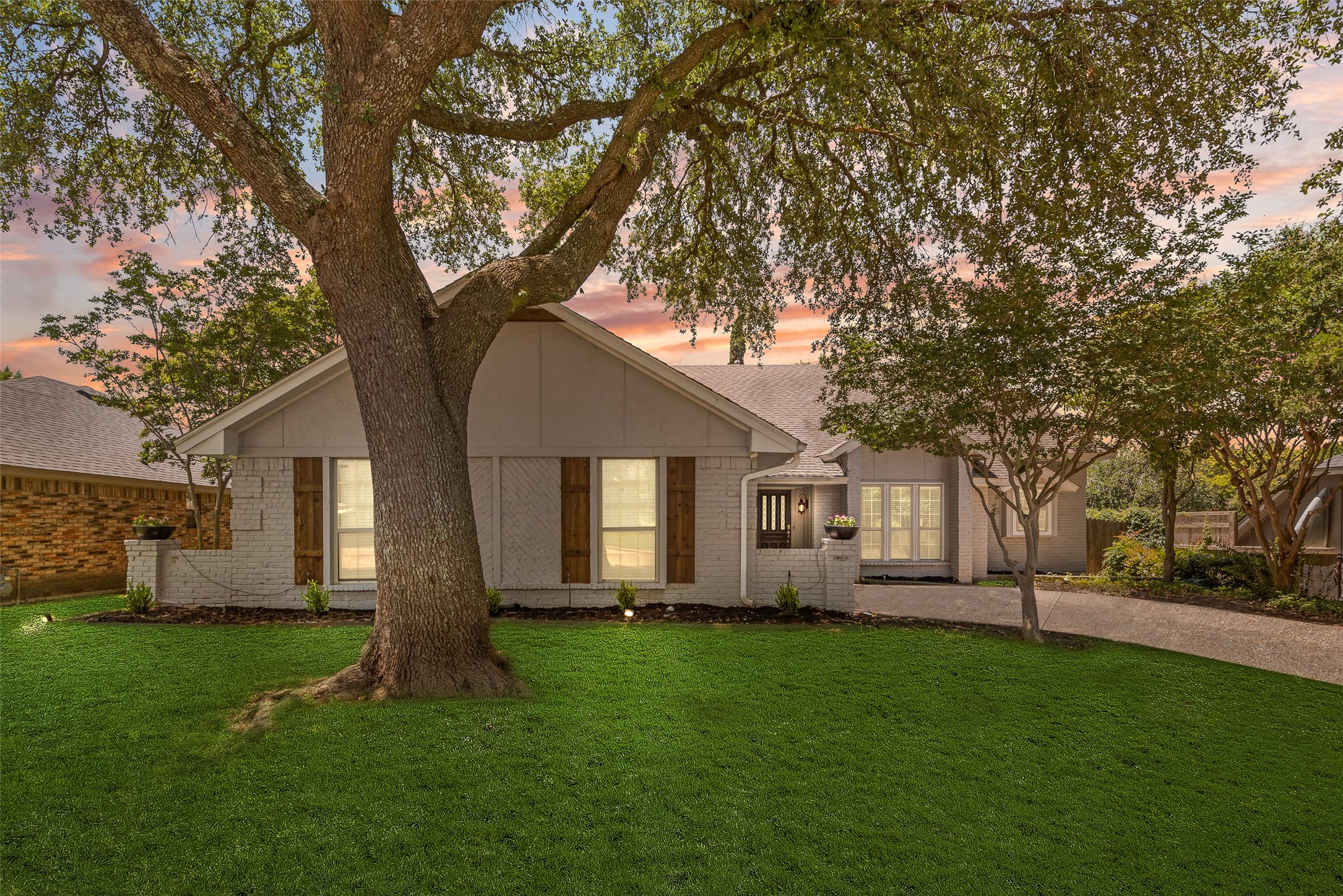 5604 Yacht Club Drive